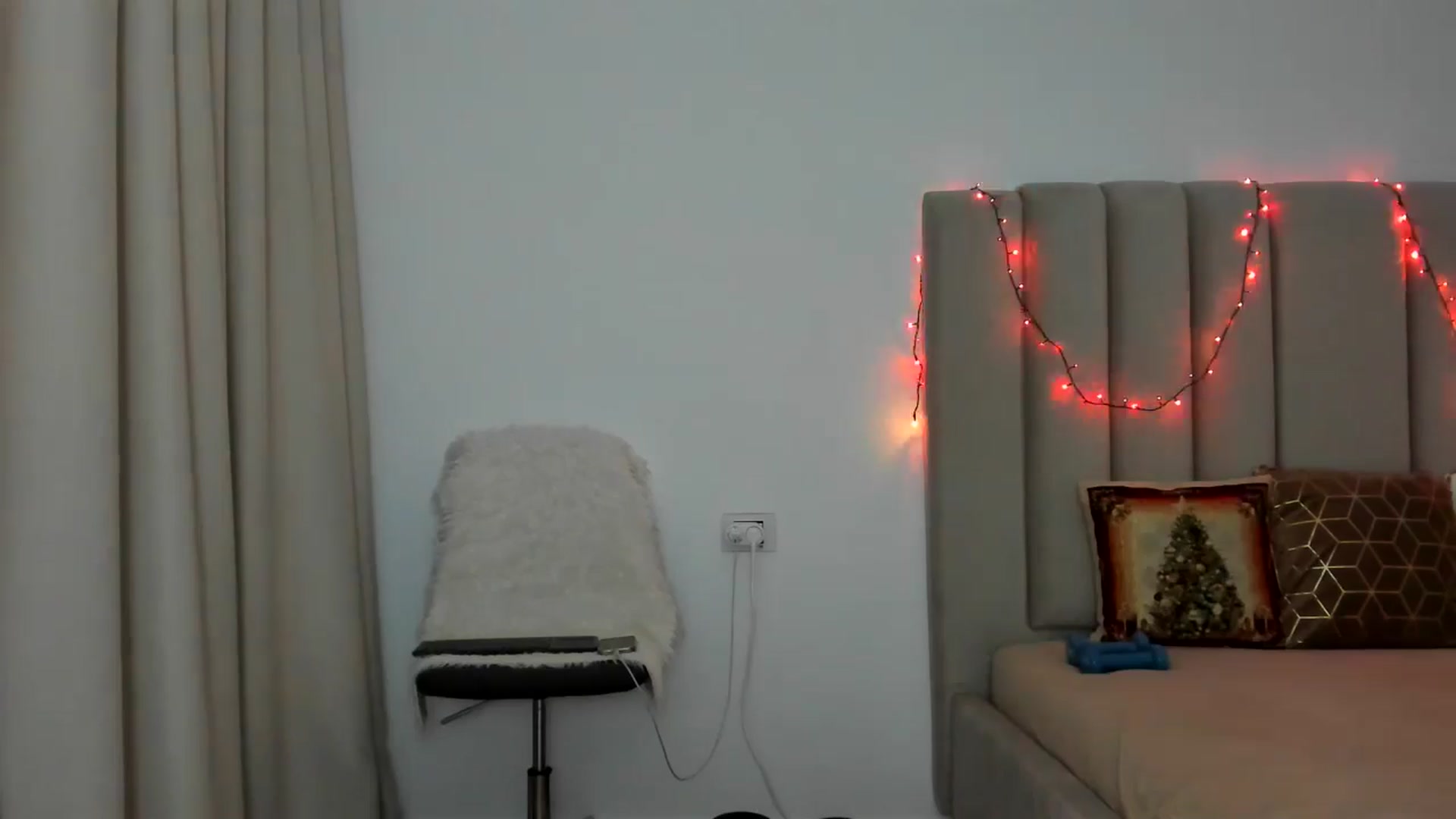 Gallery image thumbnail from Hrystina_'s myfreecams stream on, 12/15/2025, 17:08 image 12 of 20