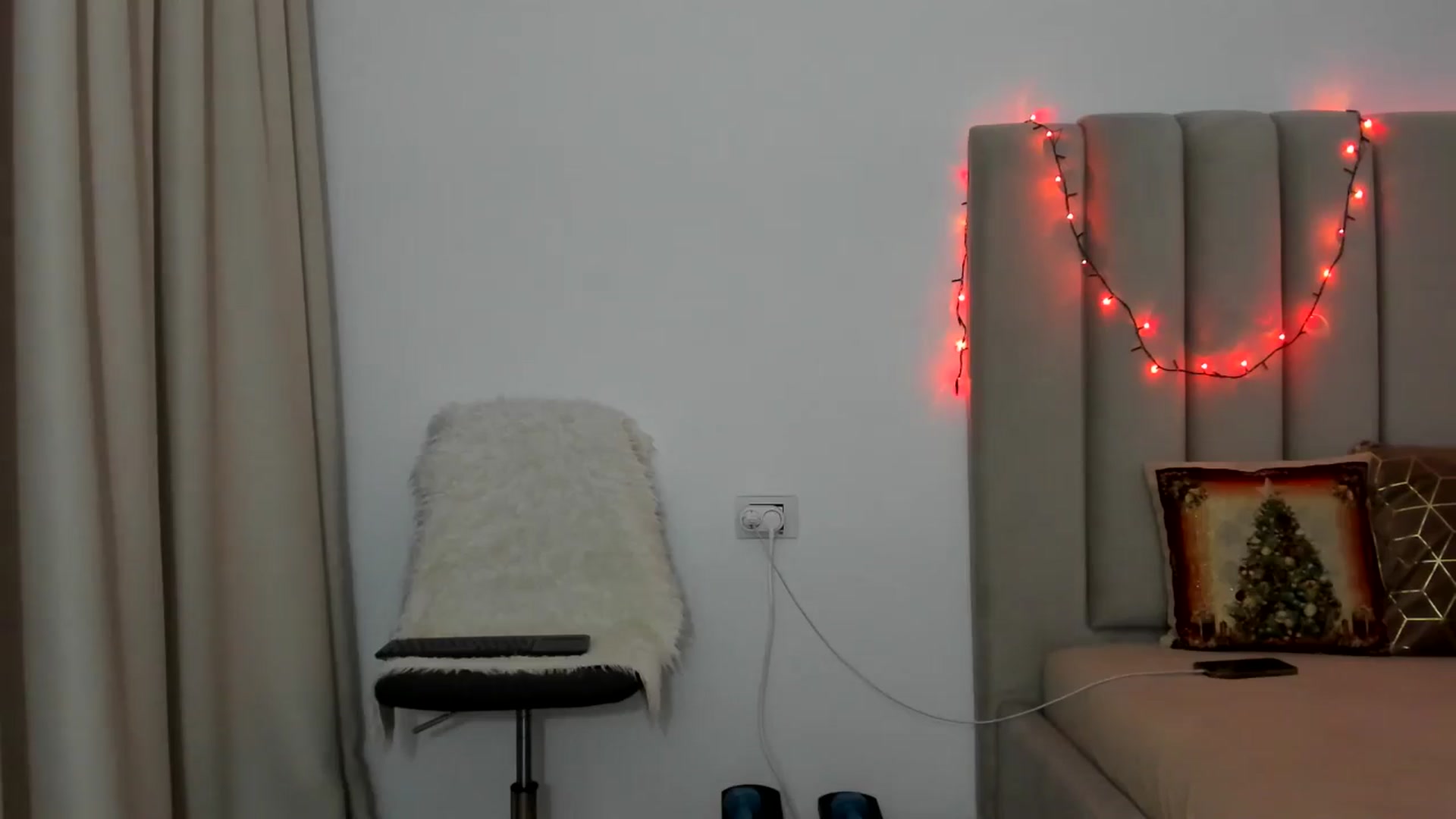 Gallery image thumbnail from Hrystina_'s myfreecams stream on, 12/15/2025, 17:08 image 16 of 20