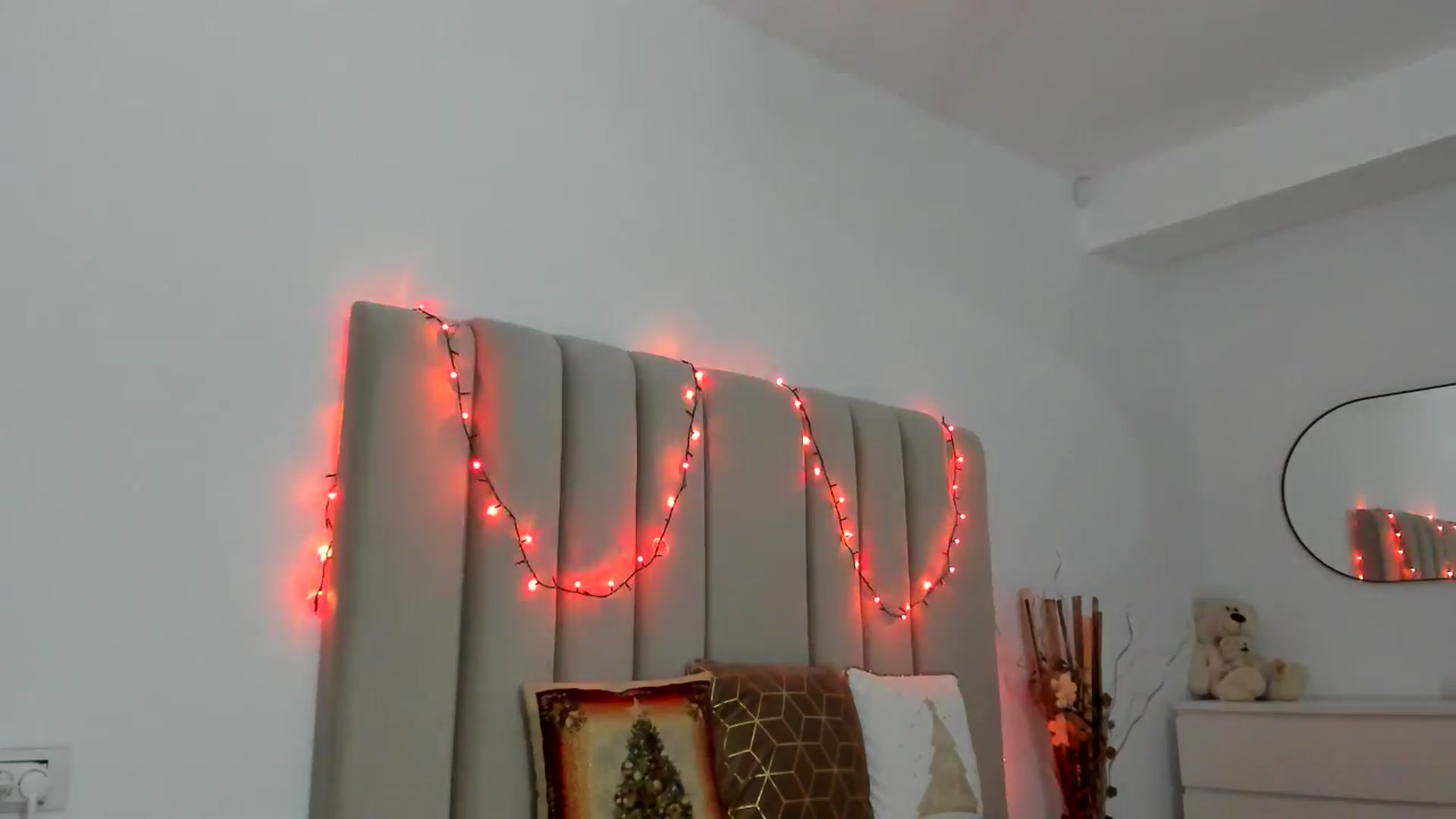 Gallery image thumbnail from Hrystina_'s myfreecams stream on, 12/16/2025, 17:40 image 11 of 20
