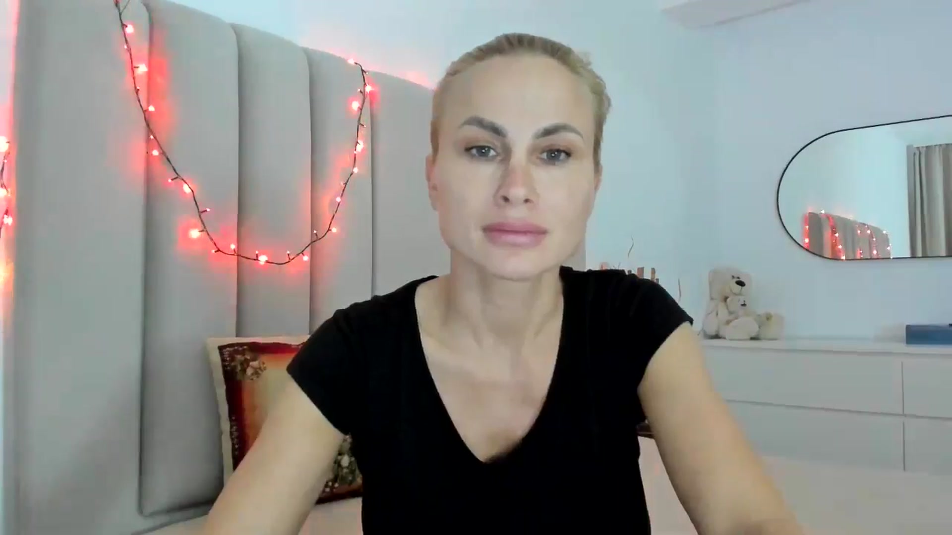 Gallery image thumbnail from Hrystina_'s myfreecams stream on, 12/16/2025, 17:40 image 7 of 20