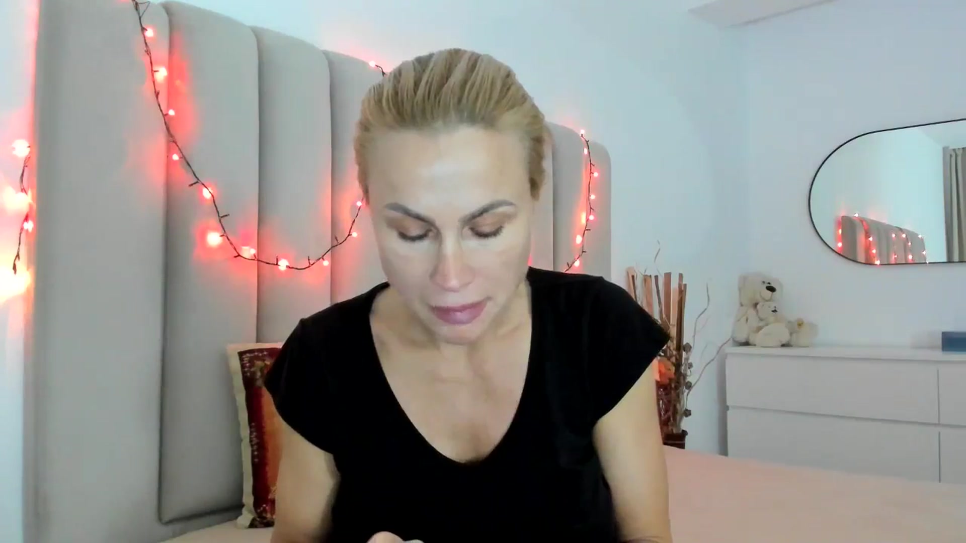 Gallery image thumbnail from Hrystina_'s myfreecams stream on, 12/16/2025, 17:40 image 5 of 20