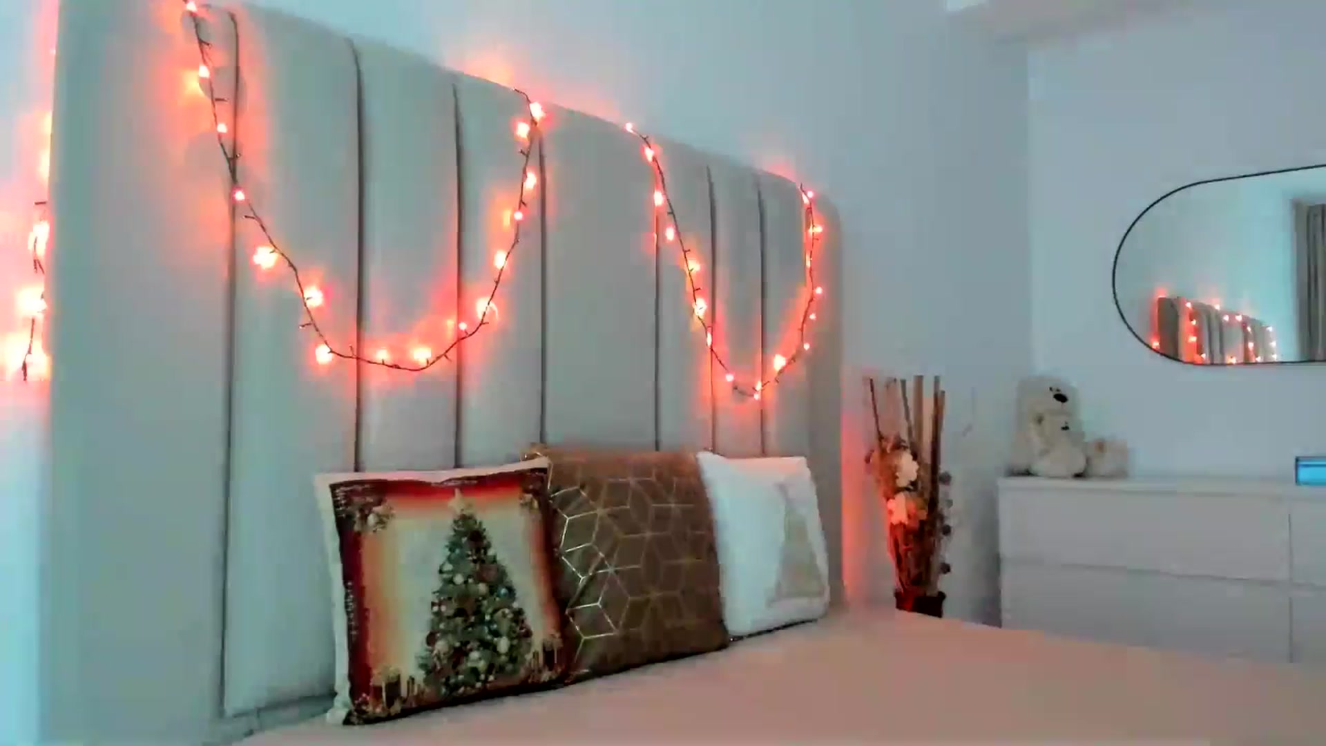 Gallery image thumbnail from Hrystina_'s myfreecams stream on, 12/16/2025, 17:40 image 2 of 20