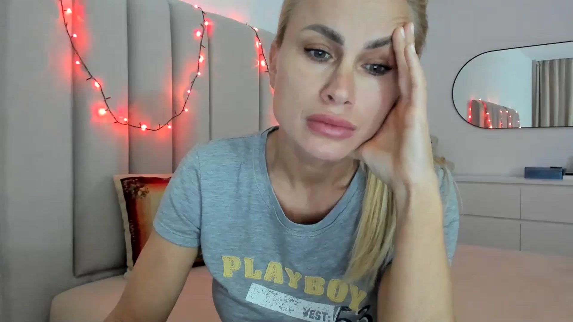 Gallery image thumbnail from Hrystina_'s myfreecams stream on, 12/17/2025, 15:07 image 16 of 20