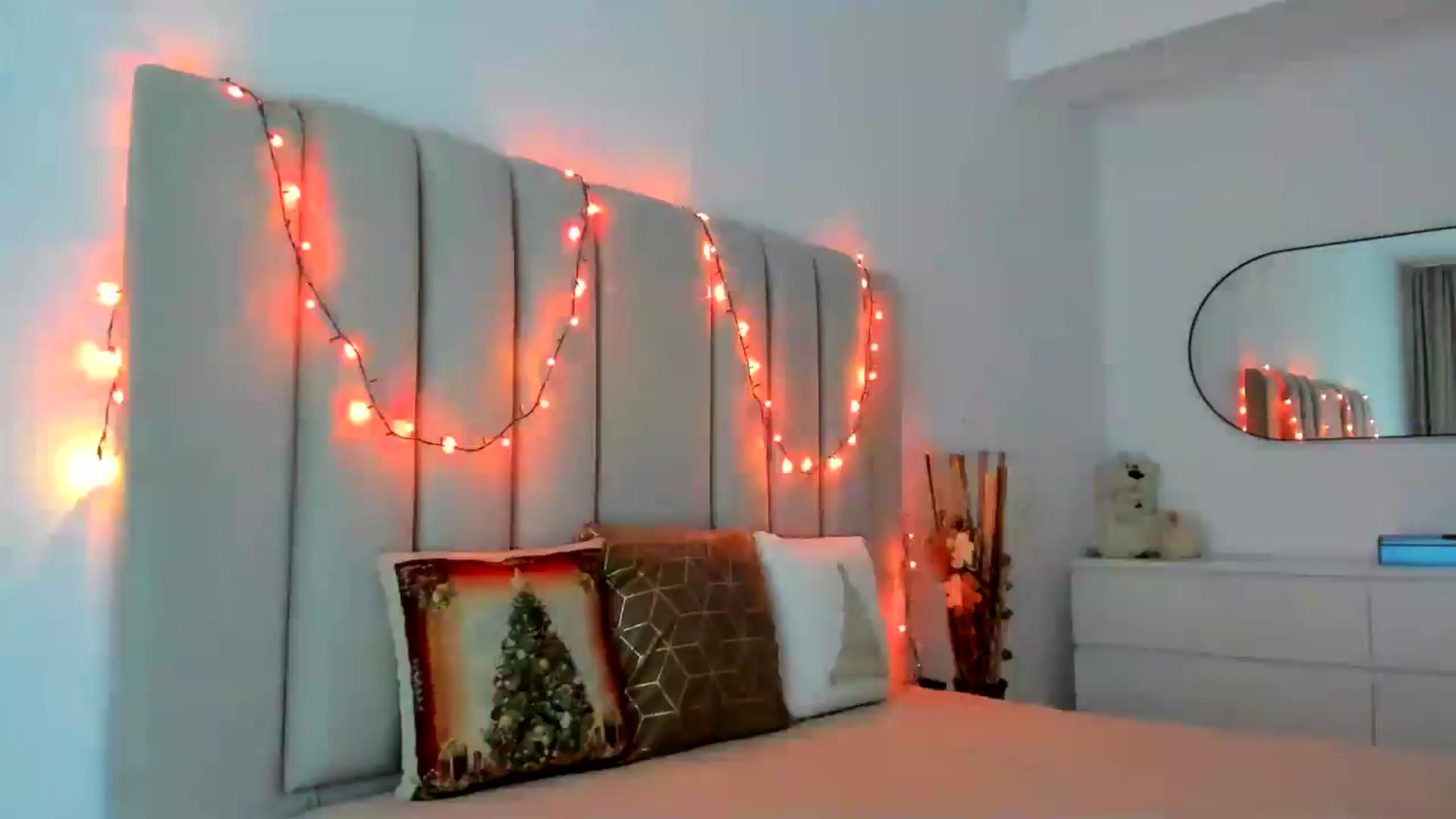 Gallery image thumbnail from Hrystina_'s myfreecams stream on, 12/17/2025, 15:07 image 12 of 20