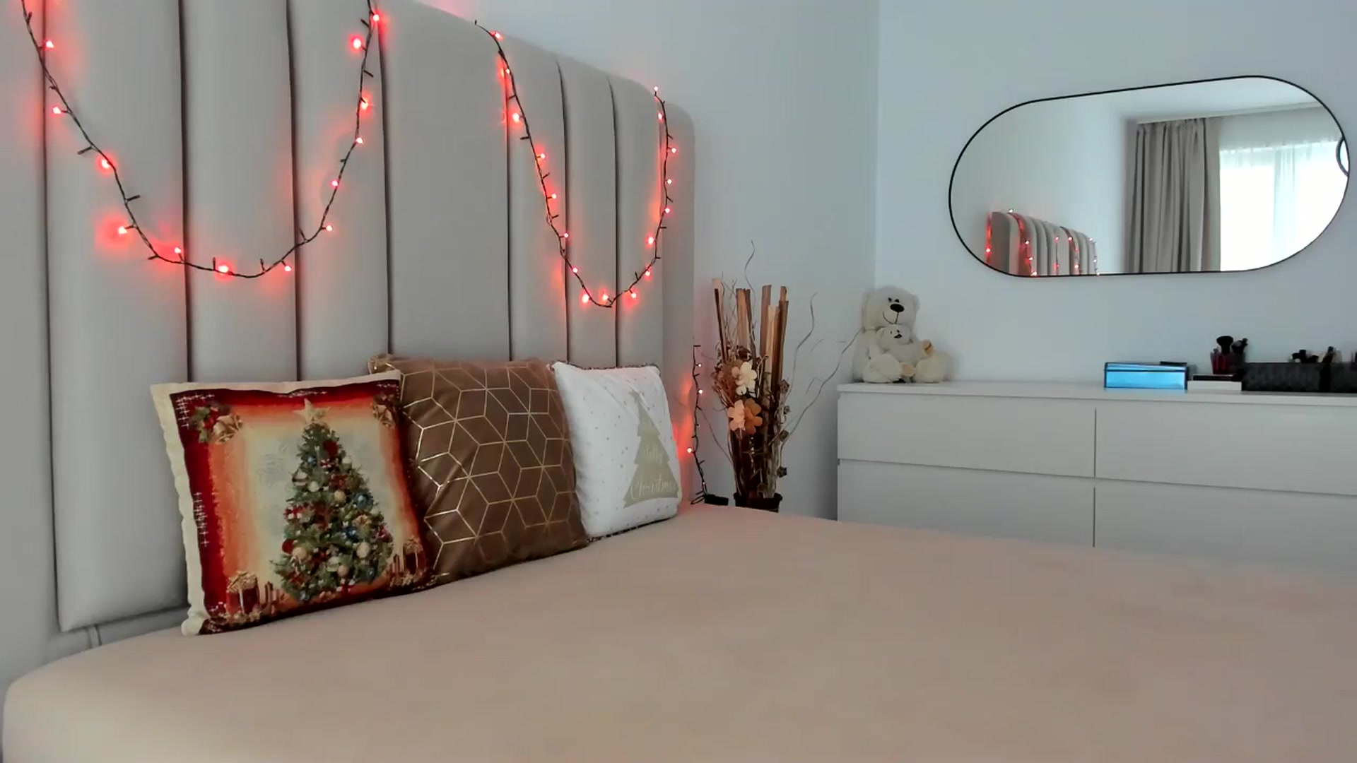 Gallery image thumbnail from Hrystina_'s myfreecams stream on, 12/17/2025, 15:07 image 2 of 20