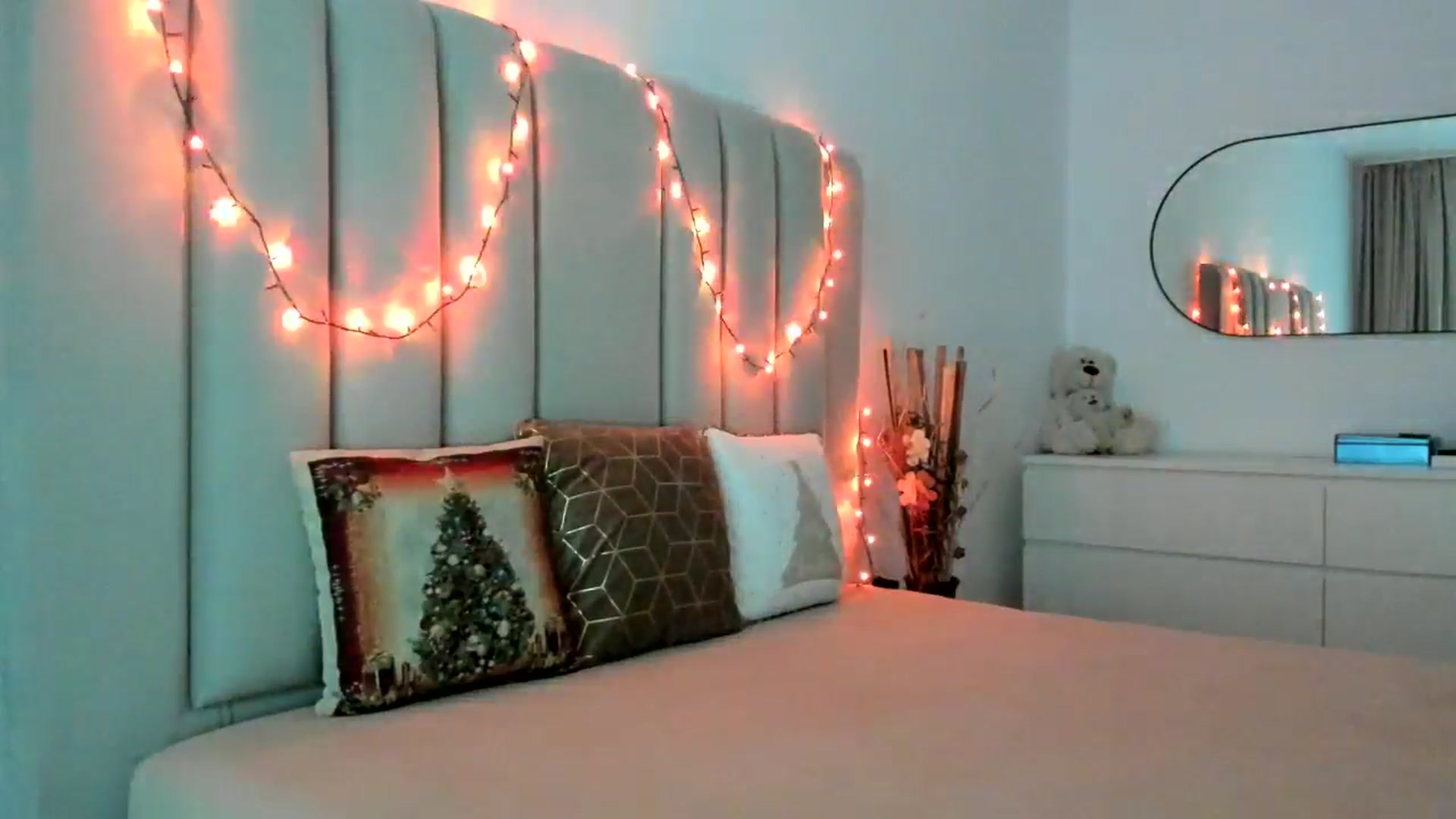 Gallery image thumbnail from Hrystina_'s myfreecams stream on, 12/17/2025, 15:07 image 15 of 20