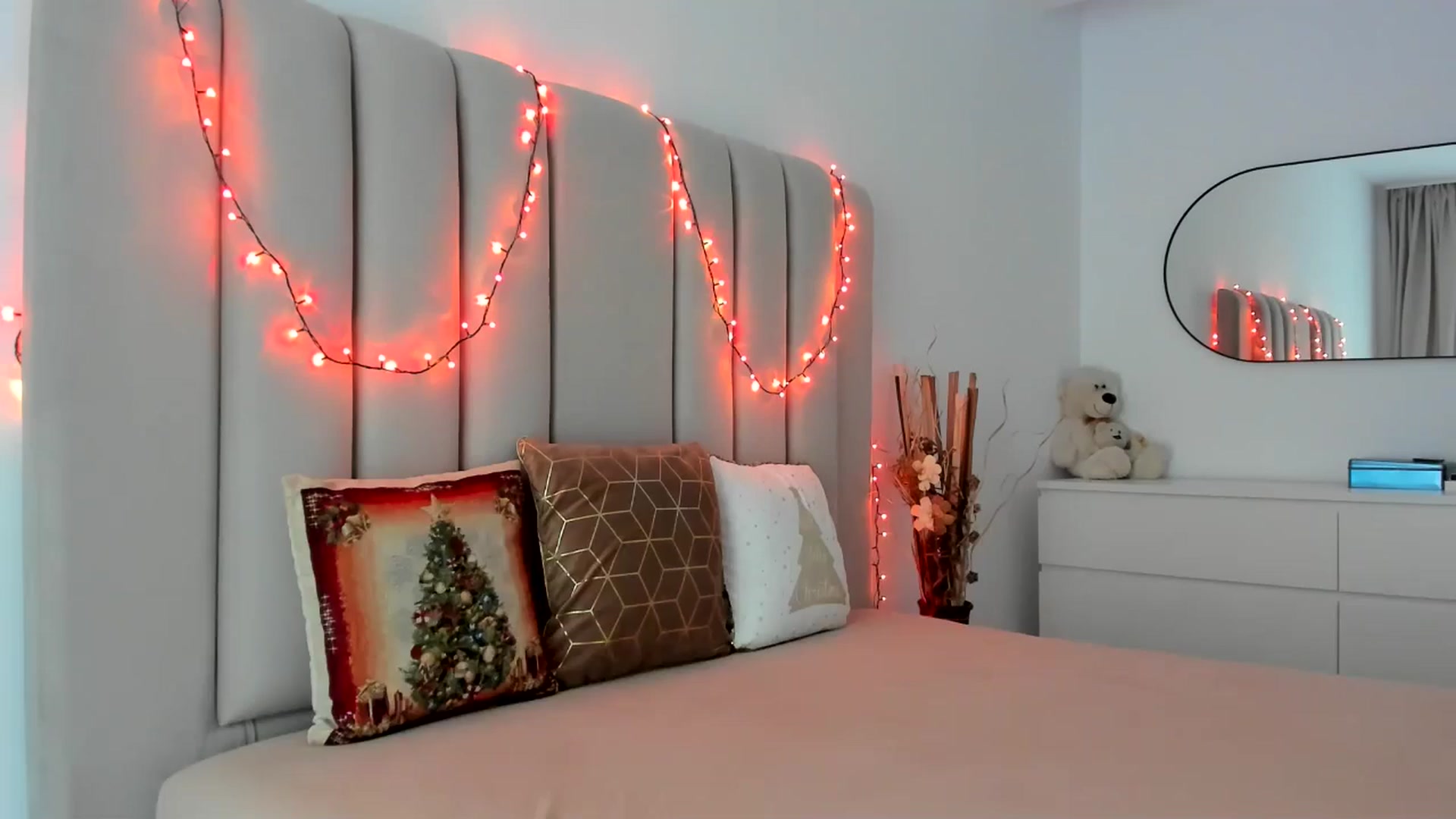 Gallery image thumbnail from Hrystina_'s myfreecams stream on, 12/18/2025, 16:37 image 7 of 20