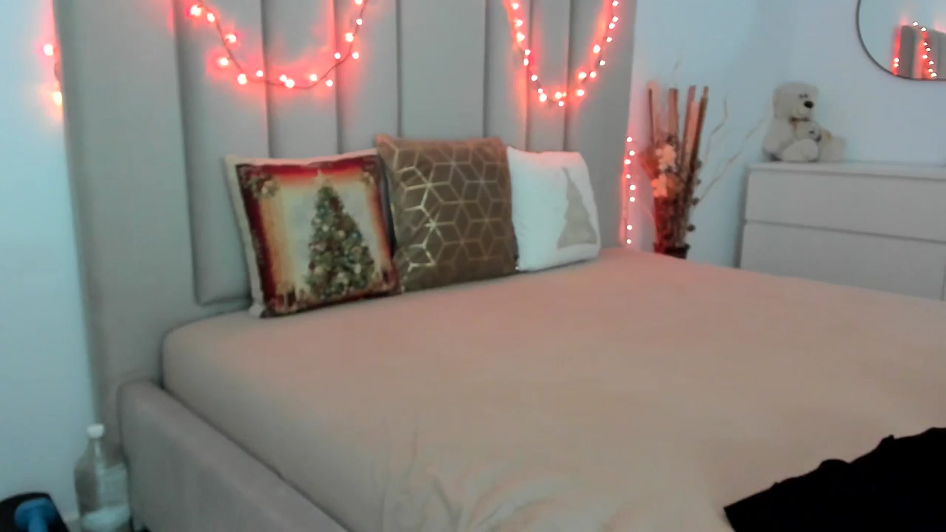 Gallery image thumbnail from Hrystina_'s myfreecams stream on, 12/18/2025, 16:37 image 18 of 20
