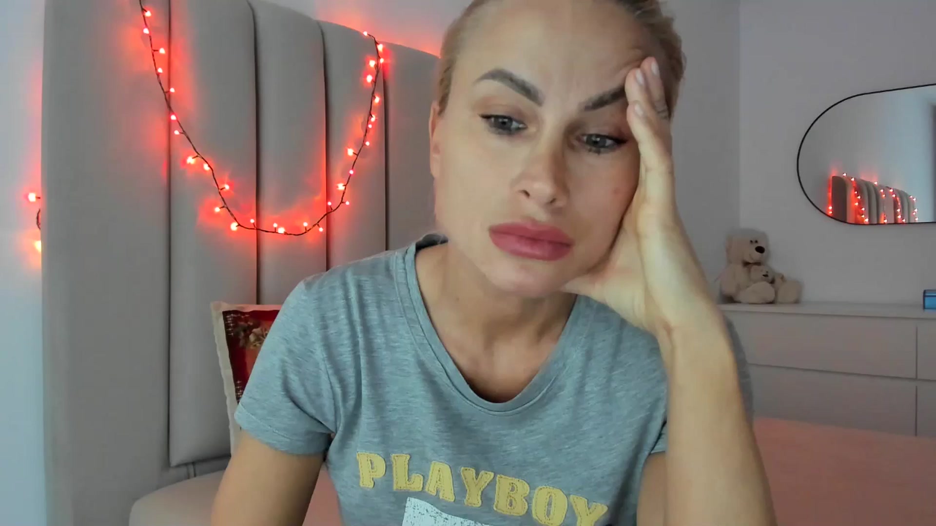 Gallery image thumbnail from Hrystina_'s myfreecams stream on, 12/18/2025, 16:37 image 8 of 20
