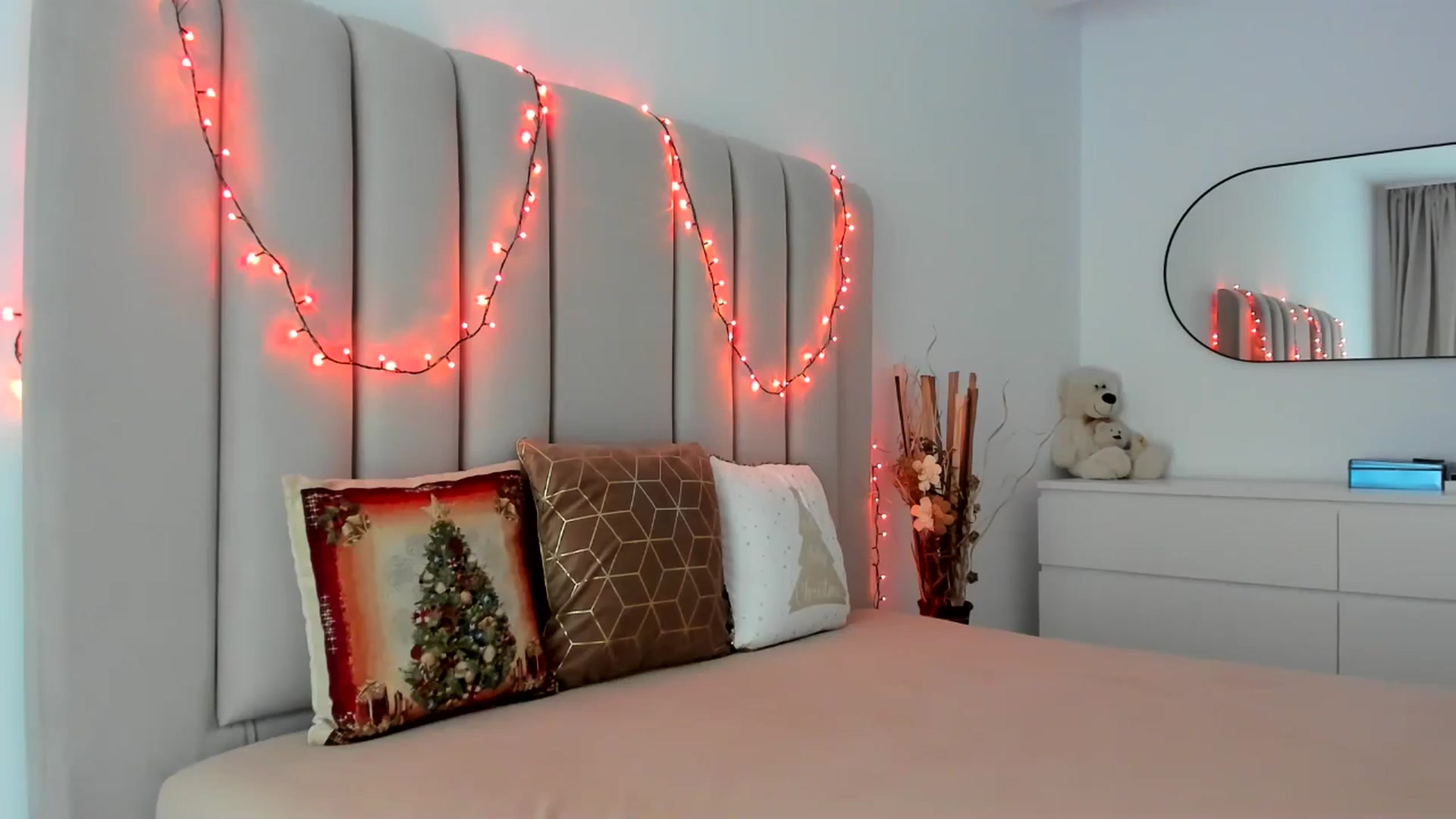 Gallery image thumbnail from Hrystina_'s myfreecams stream on, 12/18/2025, 16:37 image 6 of 20