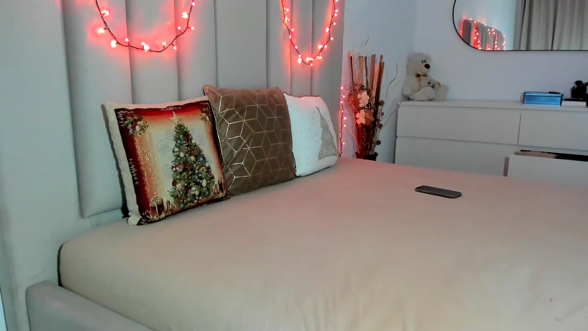 Gallery image thumbnail from Hrystina_'s myfreecams stream on, 12/18/2025, 17:20 image 15 of 20