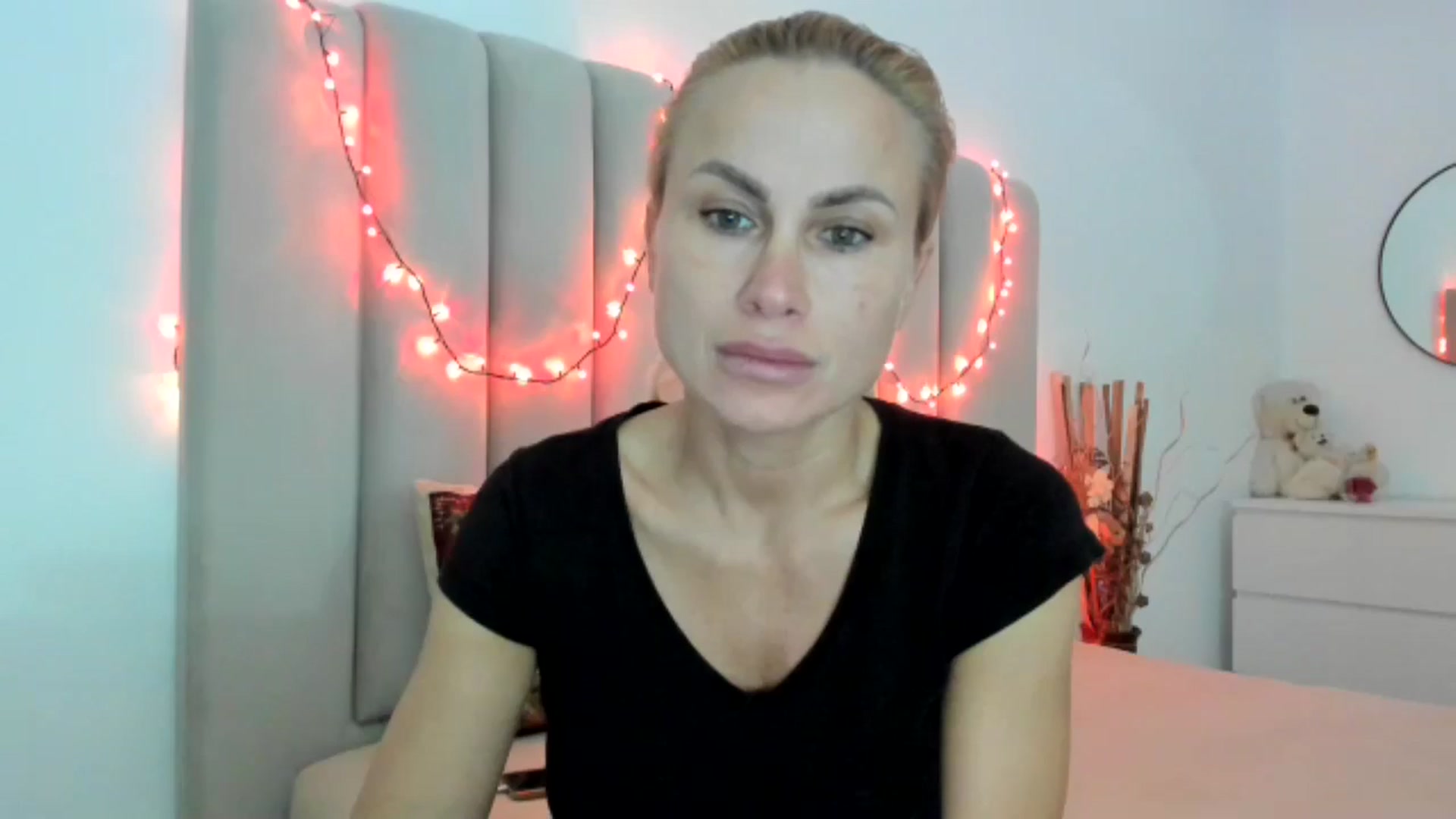 Gallery image thumbnail from Hrystina_'s myfreecams stream on, 12/19/2025, 16:04 image 3 of 20