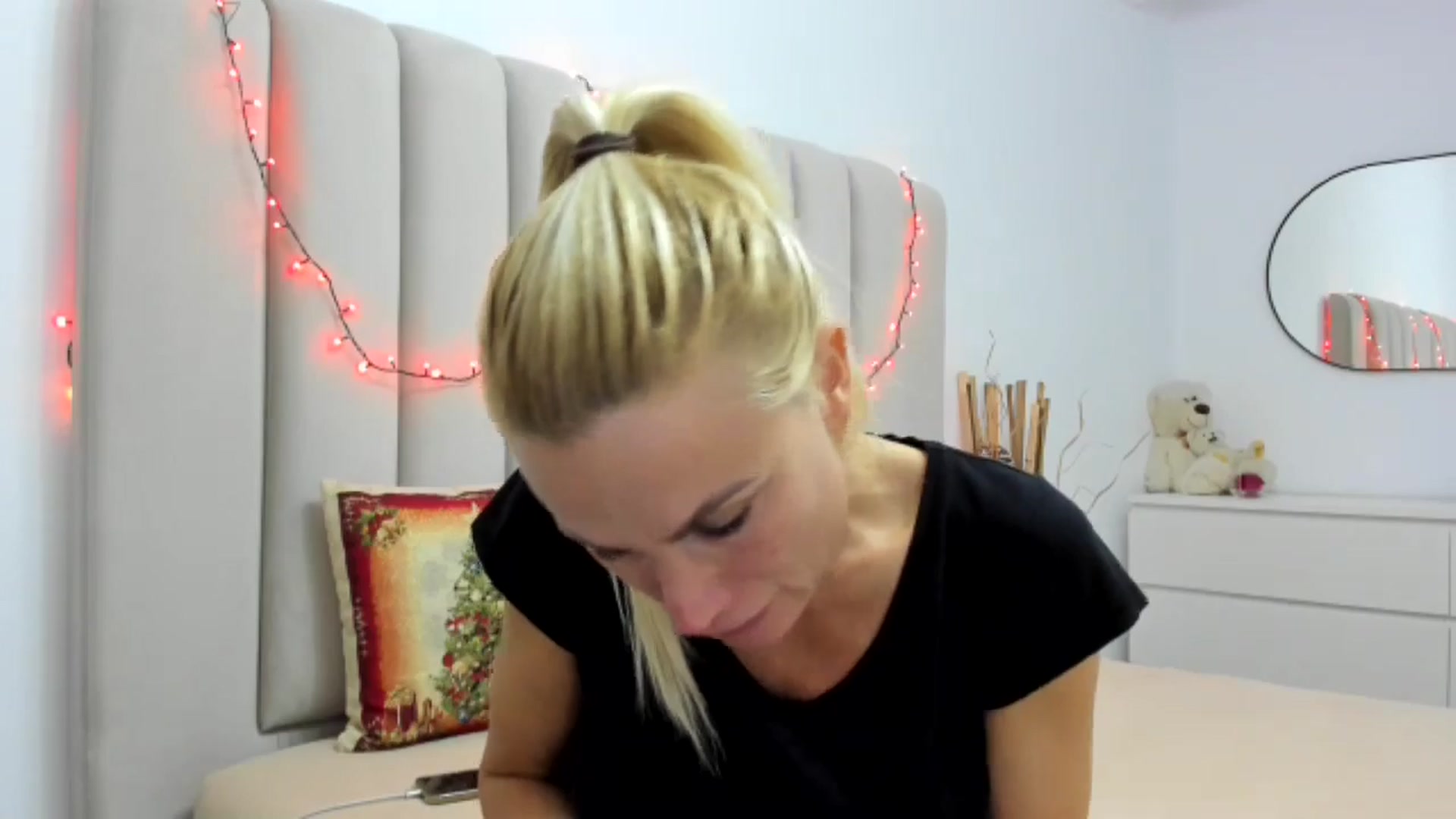 Gallery image thumbnail from Hrystina_'s myfreecams stream on, 12/19/2025, 16:04 image 19 of 20