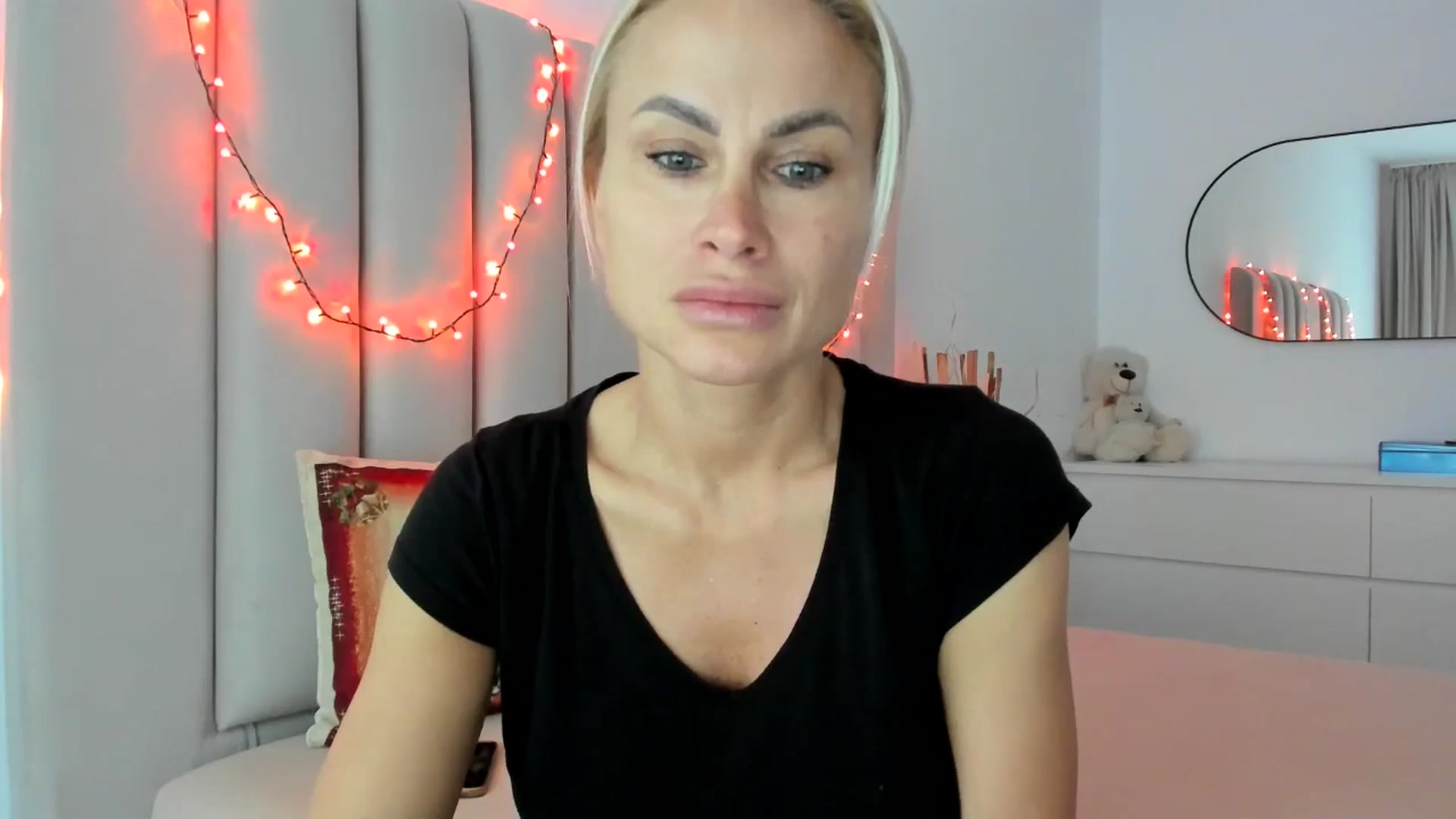 Gallery image thumbnail from Hrystina_'s myfreecams stream on, 12/20/2025, 13:19 image 13 of 20