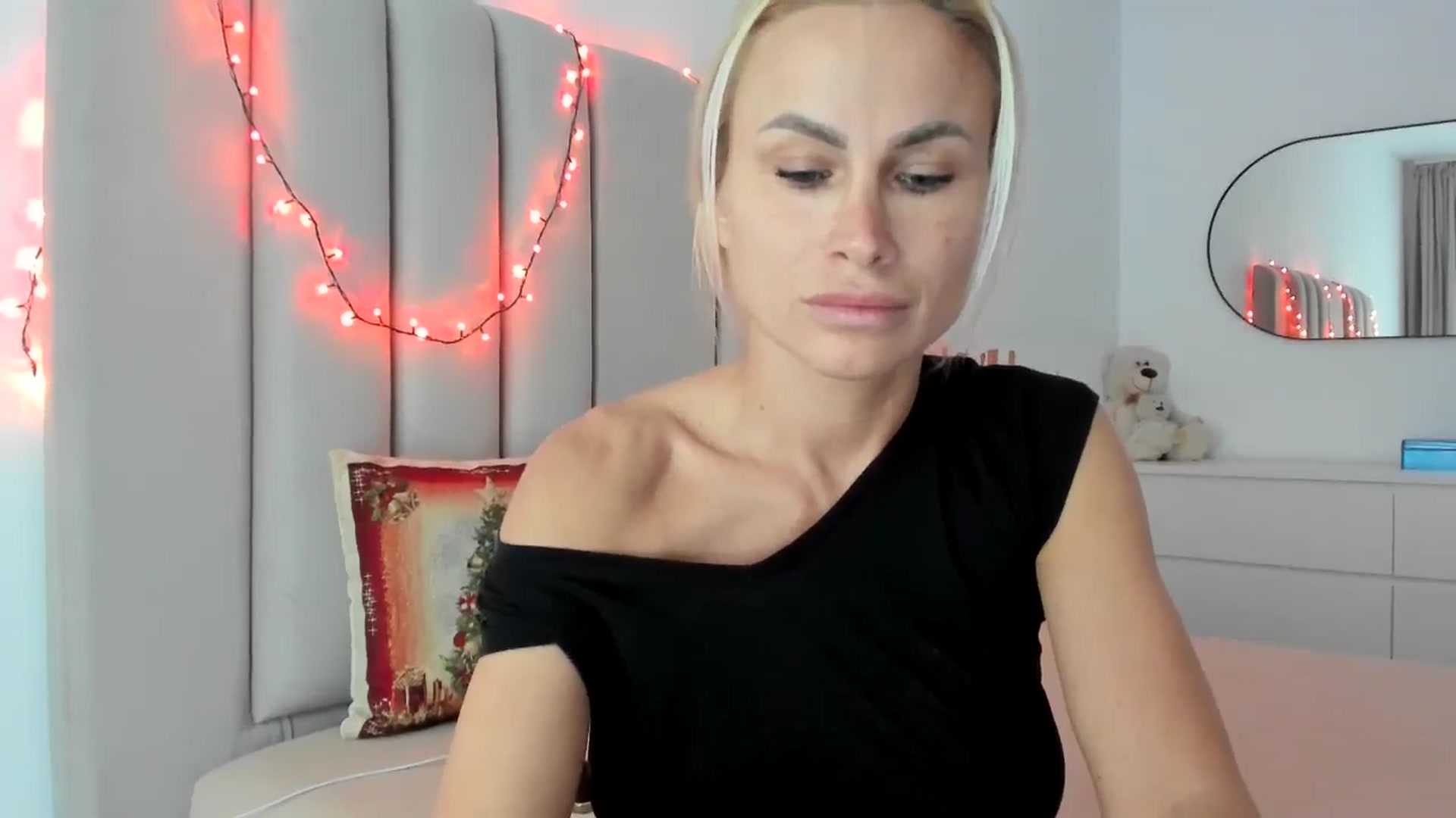 Gallery image thumbnail from Hrystina_'s myfreecams stream on, 12/20/2025, 13:19 image 20 of 20