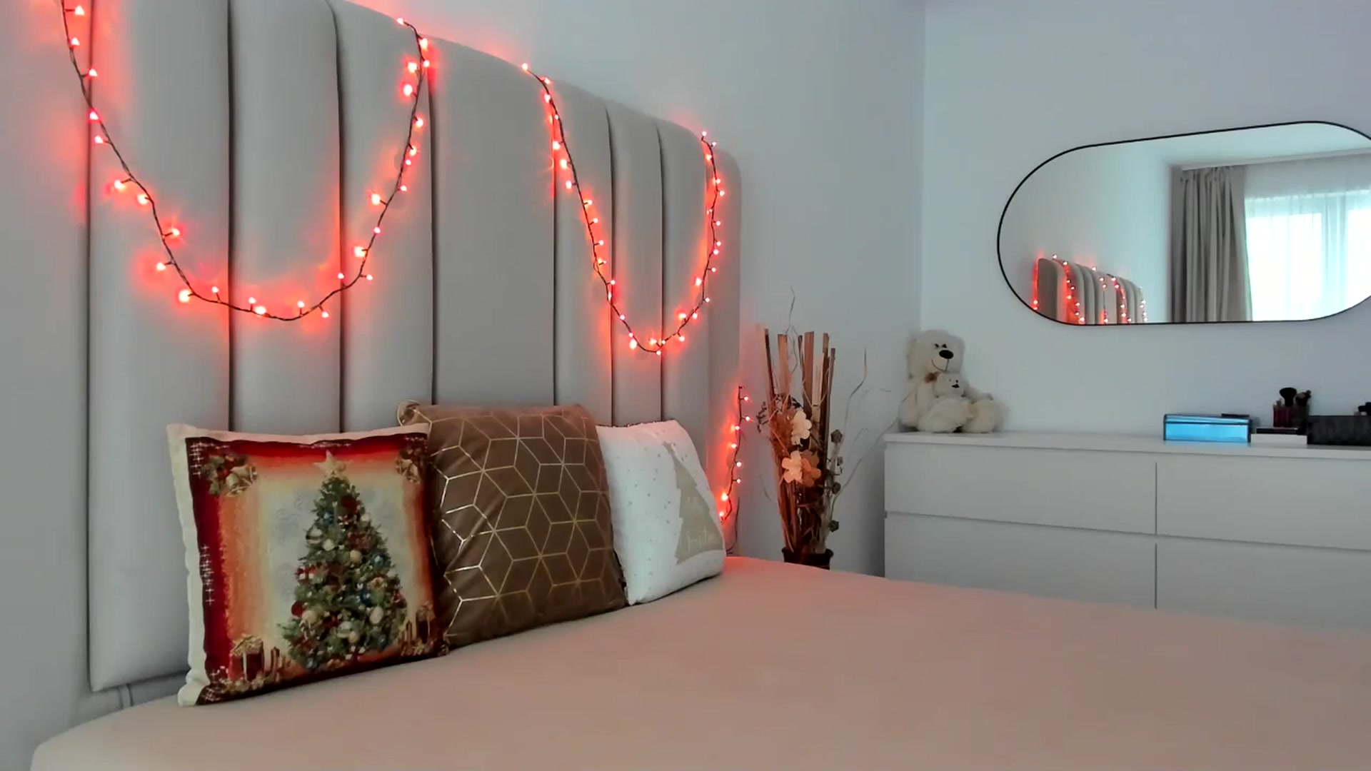 Gallery image thumbnail from Hrystina_'s myfreecams stream on, 12/20/2025, 13:19 image 5 of 20
