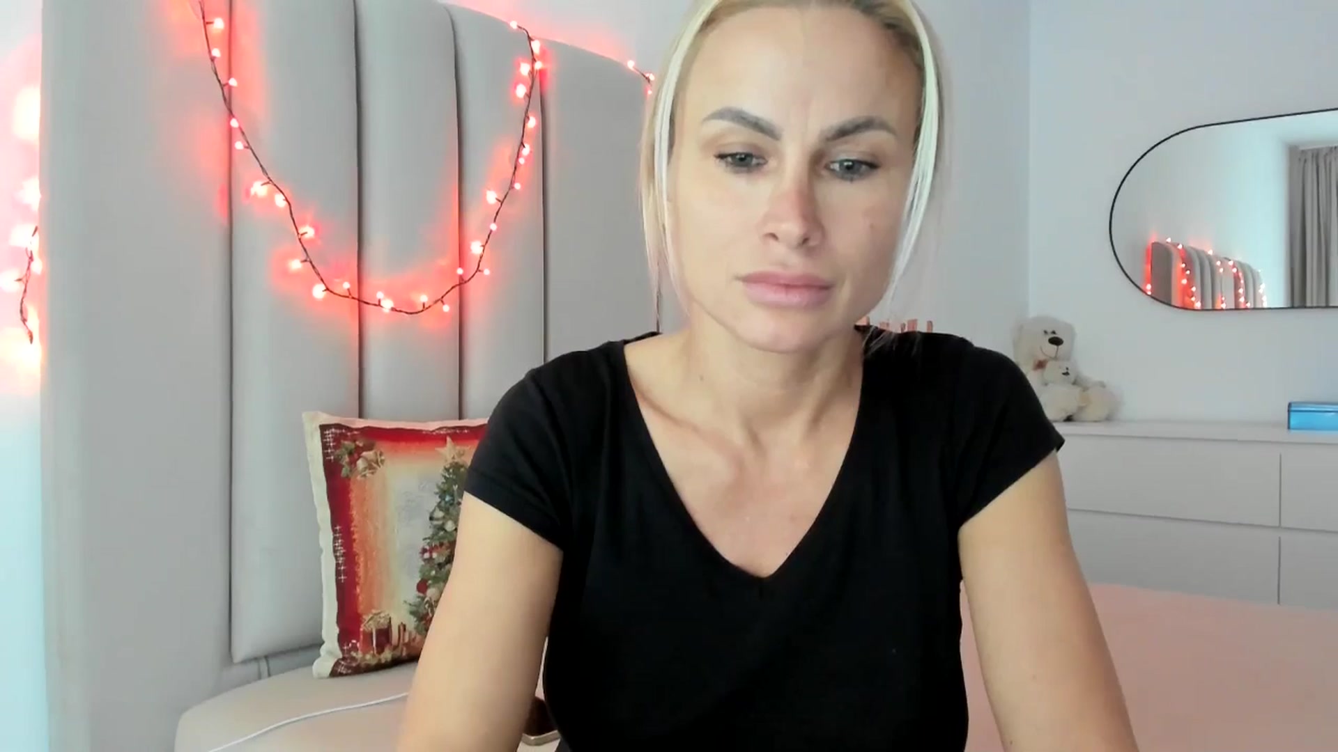 Gallery image thumbnail from Hrystina_'s myfreecams stream on, 12/20/2025, 13:19 image 19 of 20