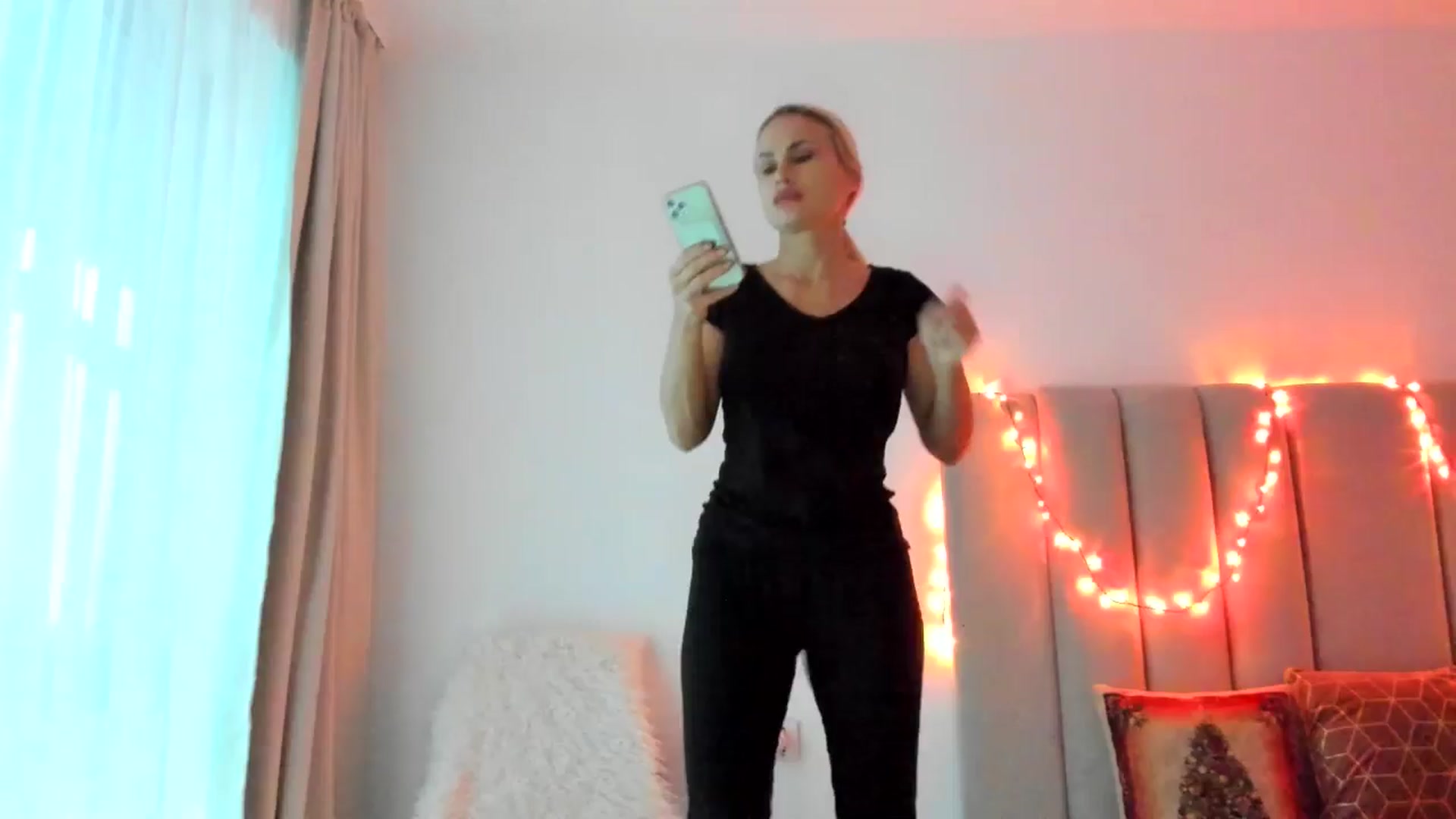 Gallery image thumbnail from Hrystina_'s myfreecams stream on, 12/22/2025, 16:02 image 11 of 20