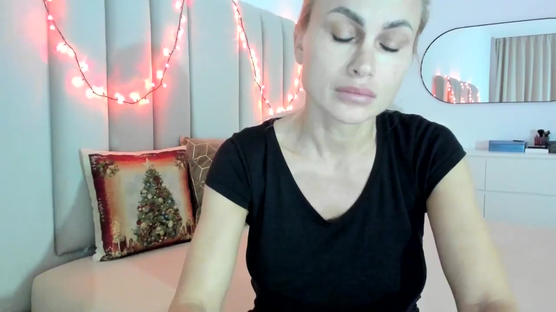 Gallery image thumbnail from Hrystina_'s myfreecams stream on, 12/22/2025, 17:20 image 20 of 20