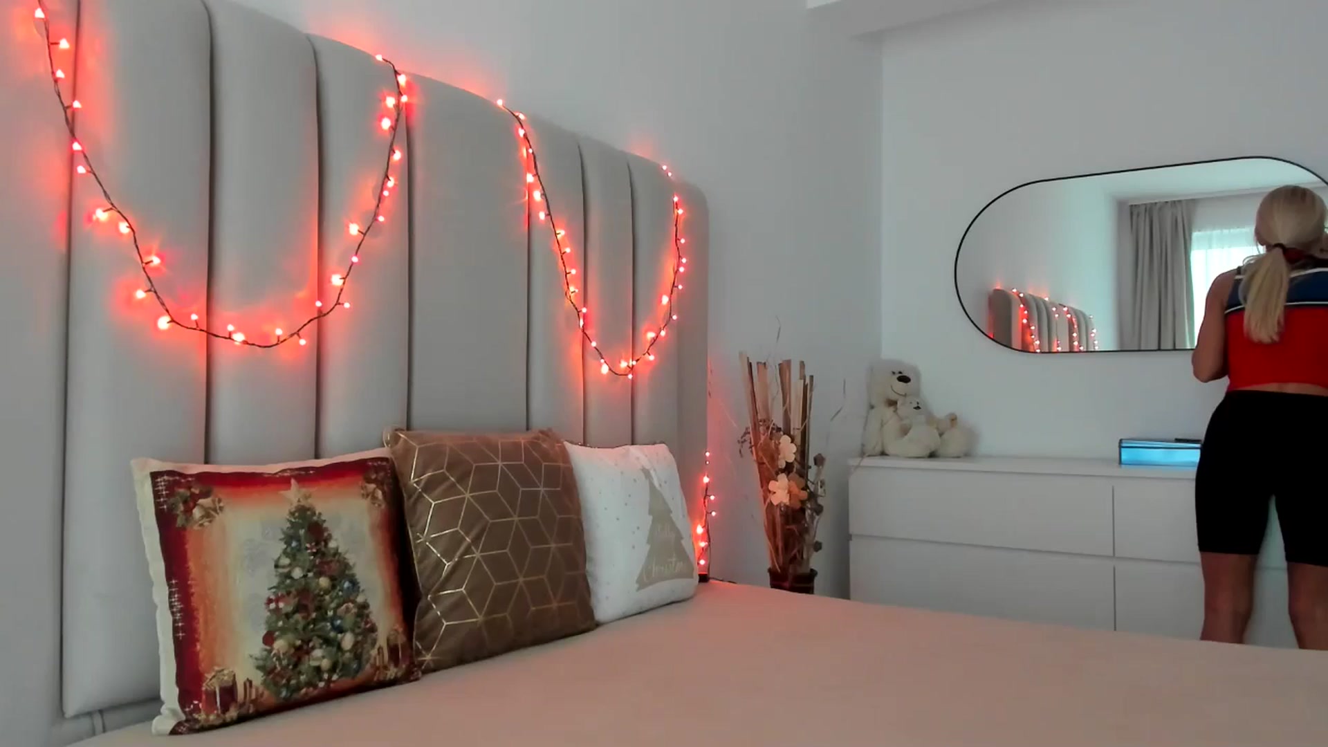 Gallery image thumbnail from Hrystina_'s myfreecams stream on, 12/23/2025, 16:15 image 1 of 20
