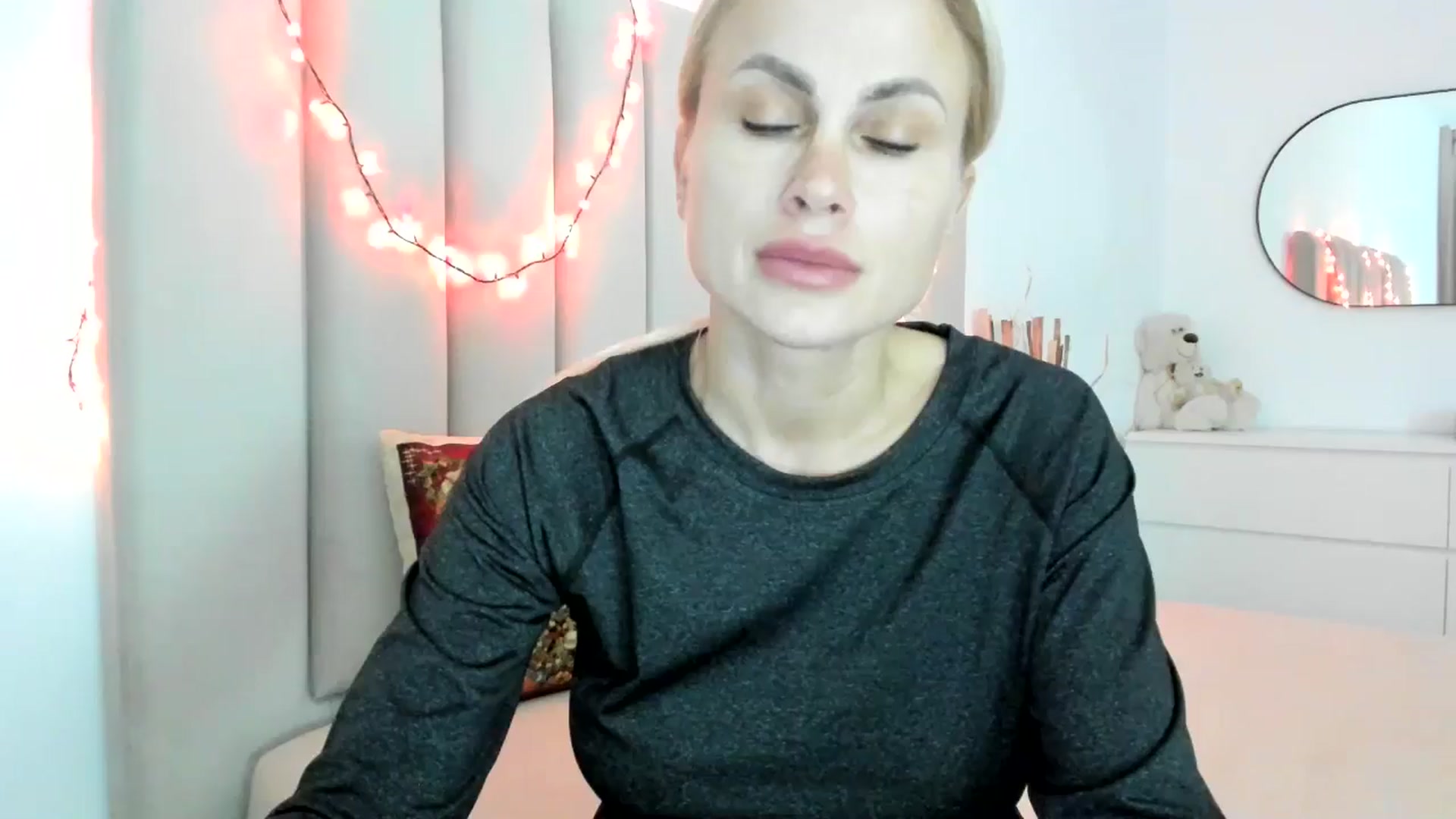 Gallery image thumbnail from Hrystina_'s myfreecams stream on, 12/24/2025, 16:40 image 20 of 20