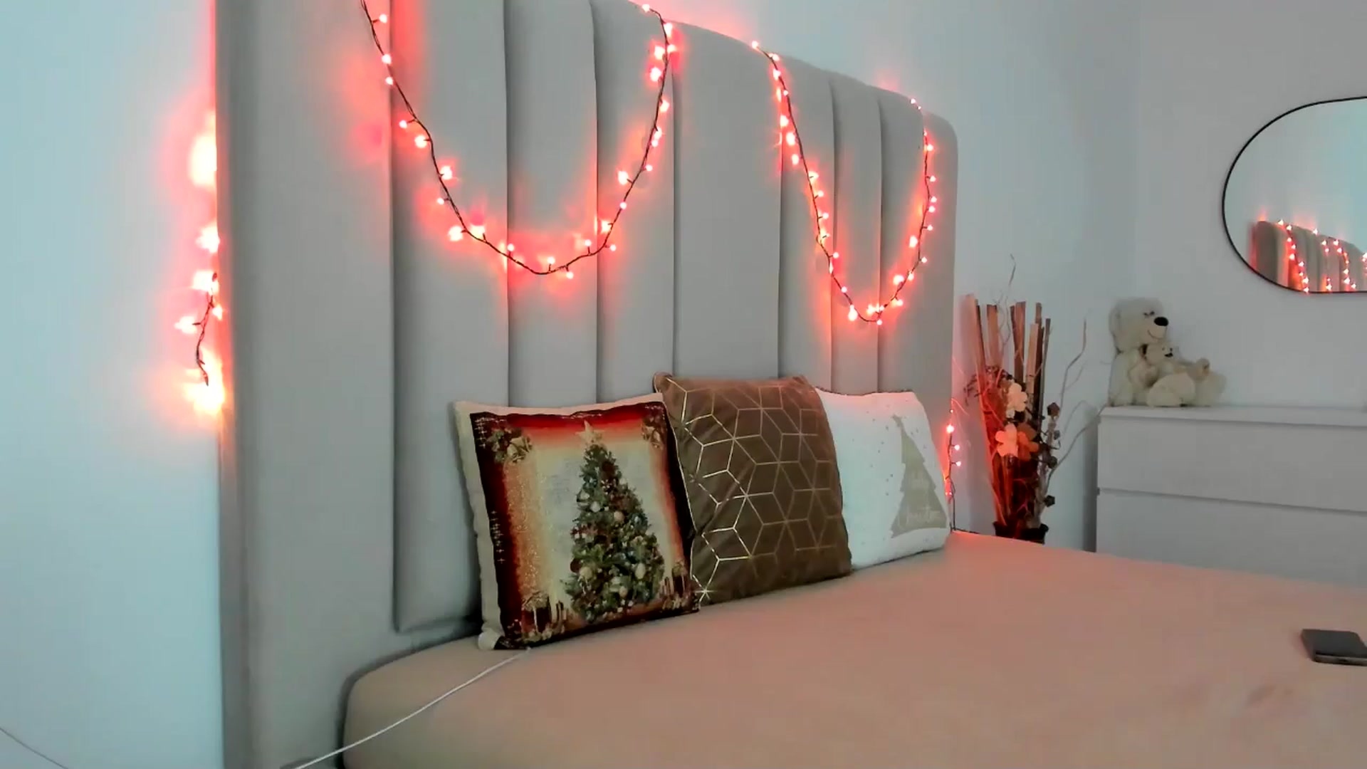 Gallery image thumbnail from Hrystina_'s myfreecams stream on, 12/24/2025, 16:40 image 16 of 20