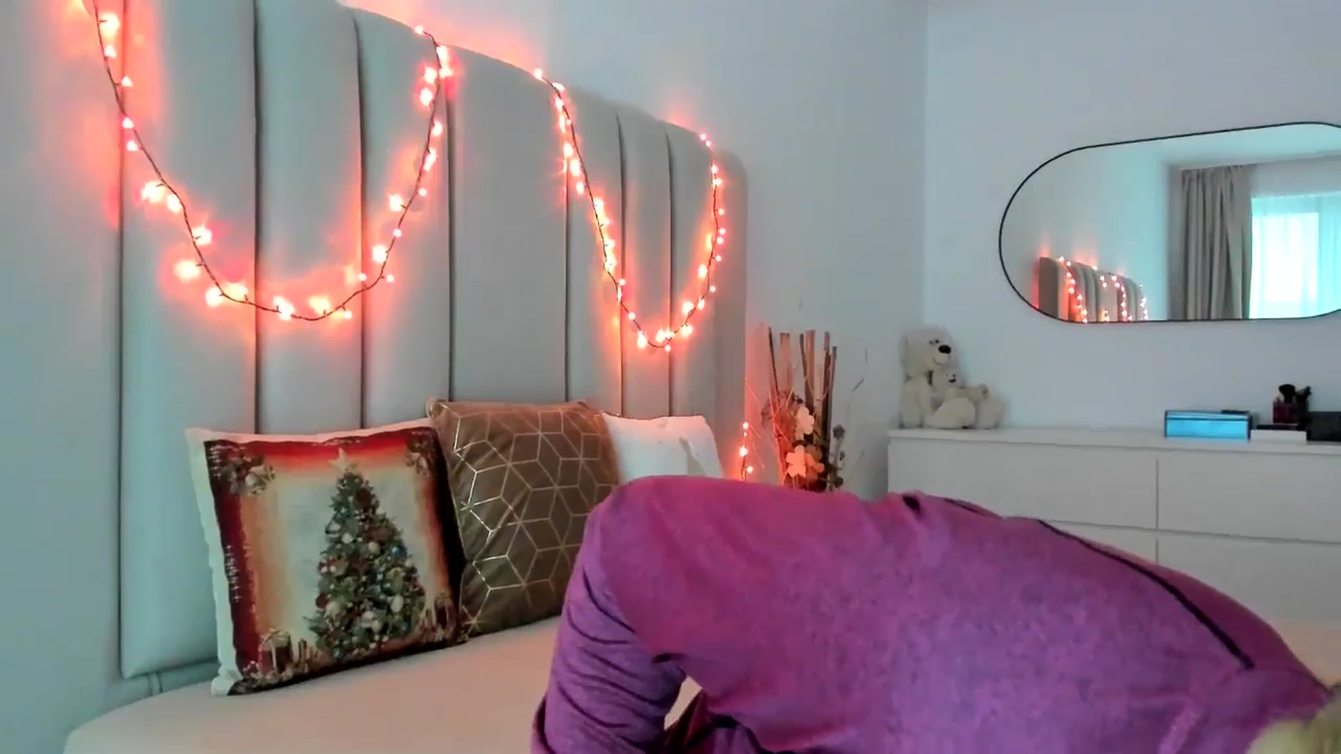 Gallery image thumbnail from Hrystina_'s myfreecams stream on, 12/24/2025, 16:40 image 5 of 20