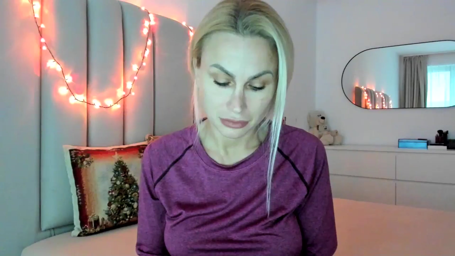 Gallery image thumbnail from Hrystina_'s myfreecams stream on, 12/24/2025, 16:40 image 7 of 20