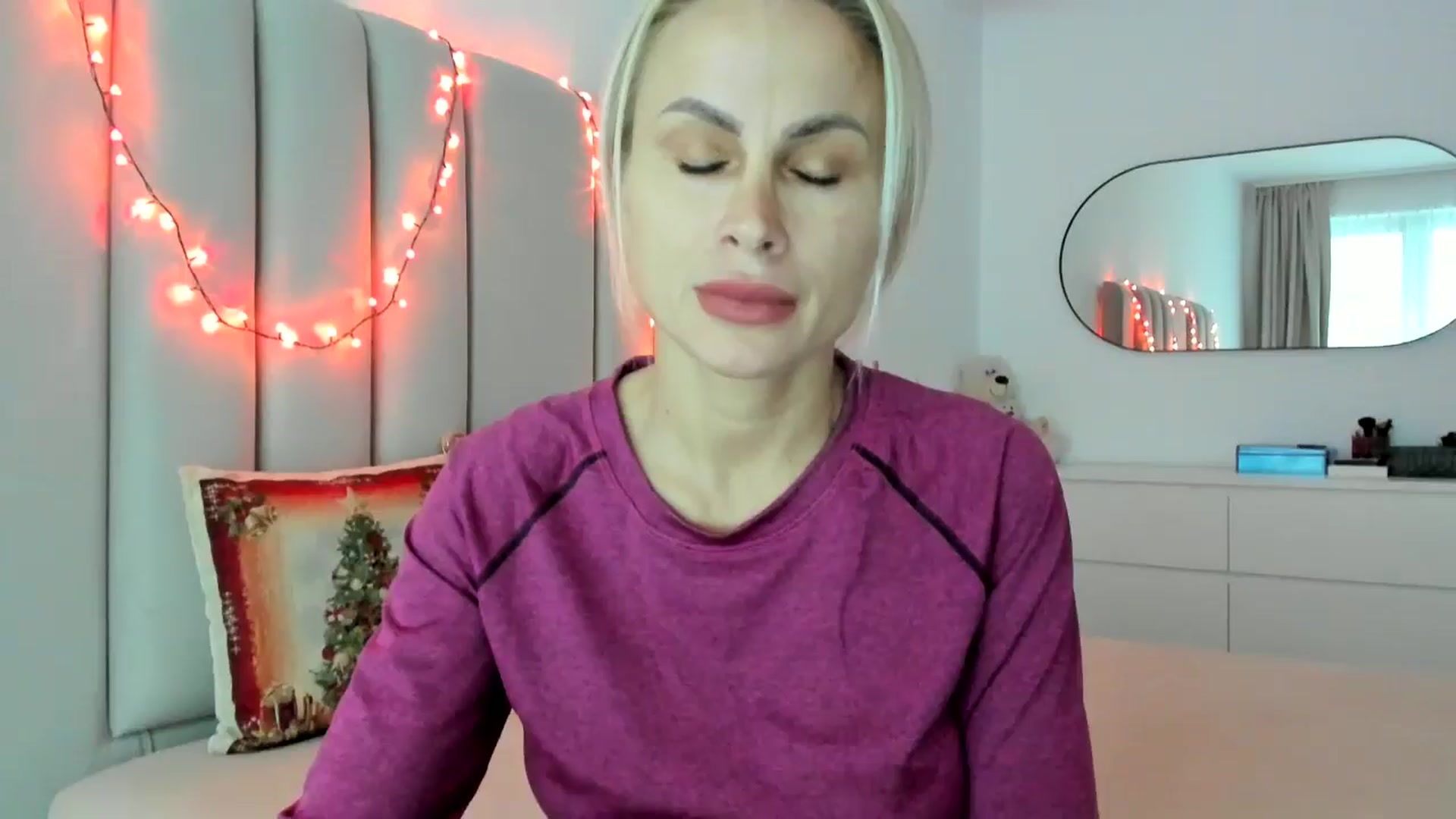 Gallery image thumbnail from Hrystina_'s myfreecams stream on, 12/24/2025, 16:40 image 1 of 20