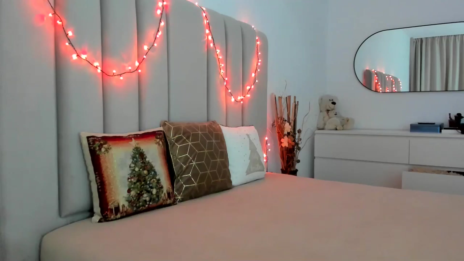 Gallery image thumbnail from Hrystina_'s myfreecams stream on, 12/29/2025, 17:24 image 14 of 20