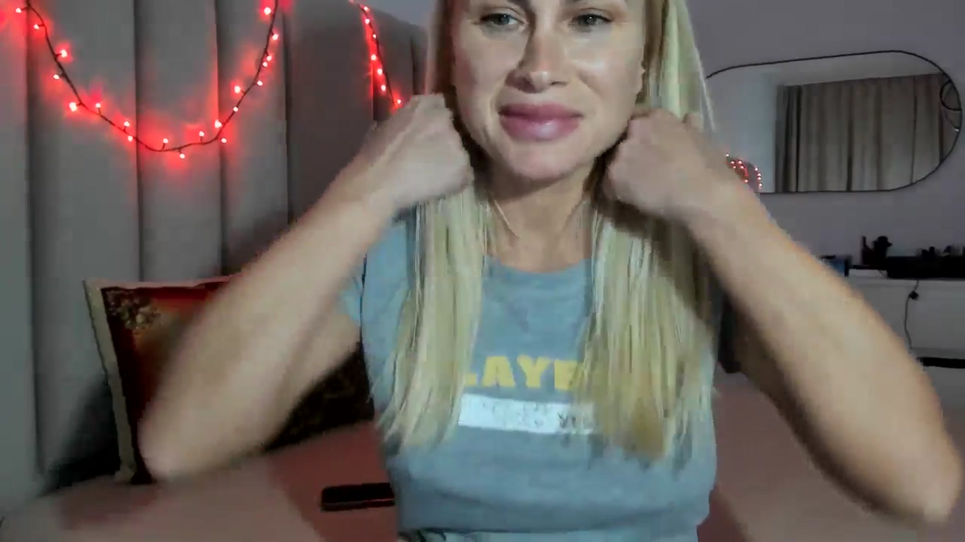 Gallery image thumbnail from Hrystina_'s myfreecams stream on, 12/29/2025, 17:24 image 12 of 20