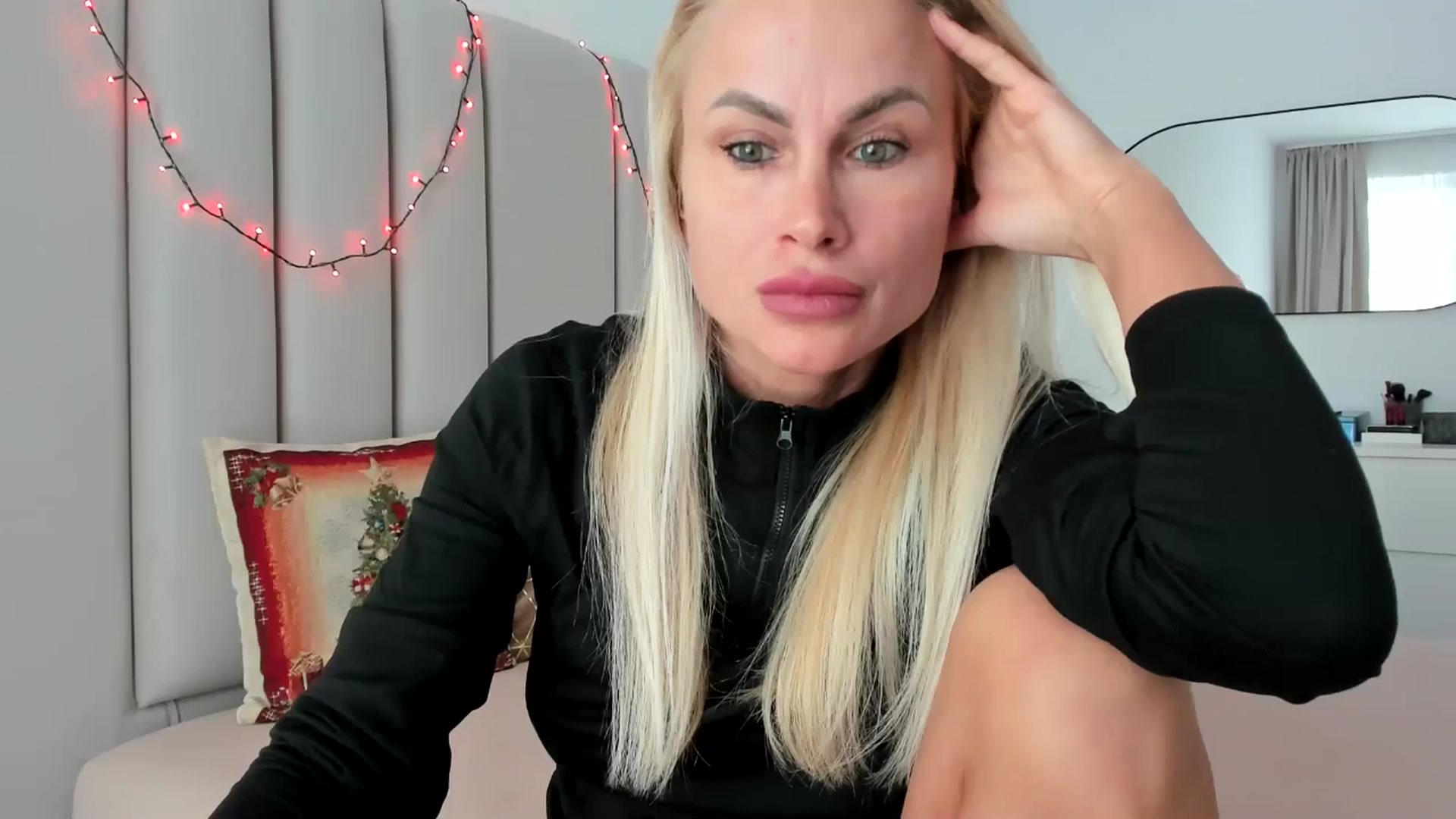 Gallery image thumbnail from Hrystina_'s myfreecams stream on, 12/30/2025, 12:32 image 17 of 20