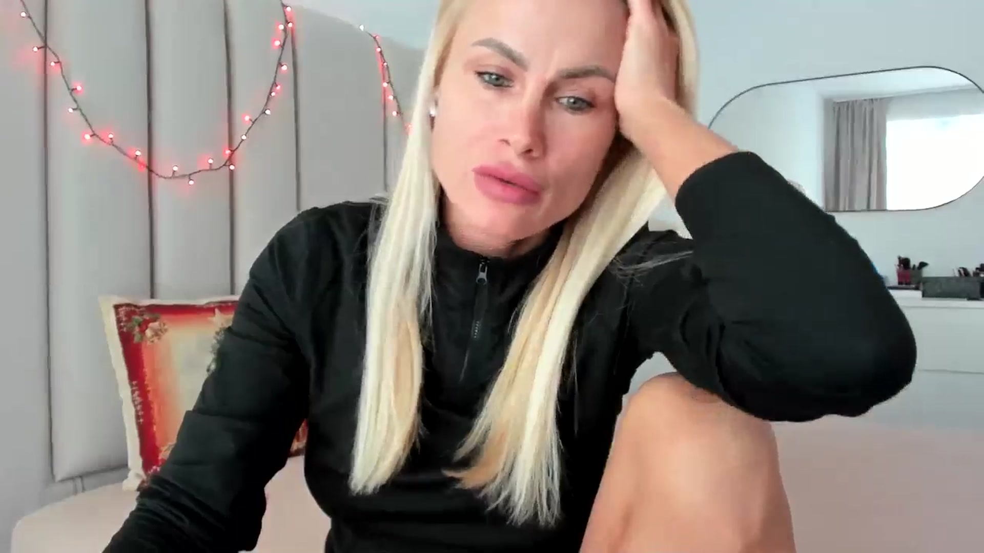 Gallery image thumbnail from Hrystina_'s myfreecams stream on, 12/30/2025, 12:32 image 14 of 20