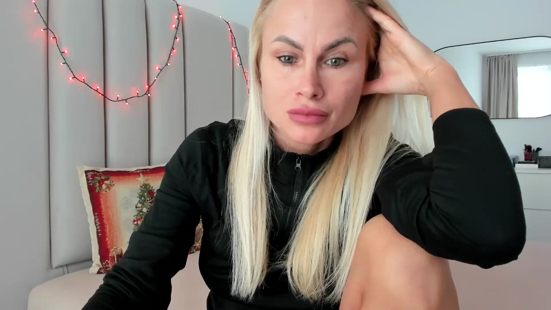 Gallery image thumbnail from Hrystina_'s myfreecams stream on, 12/30/2025, 12:32 image 16 of 20