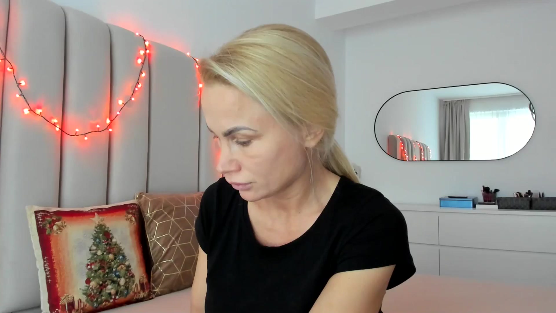Gallery image thumbnail from Hrystina_'s myfreecams stream on, 12/31/2025, 14:13 image 20 of 20
