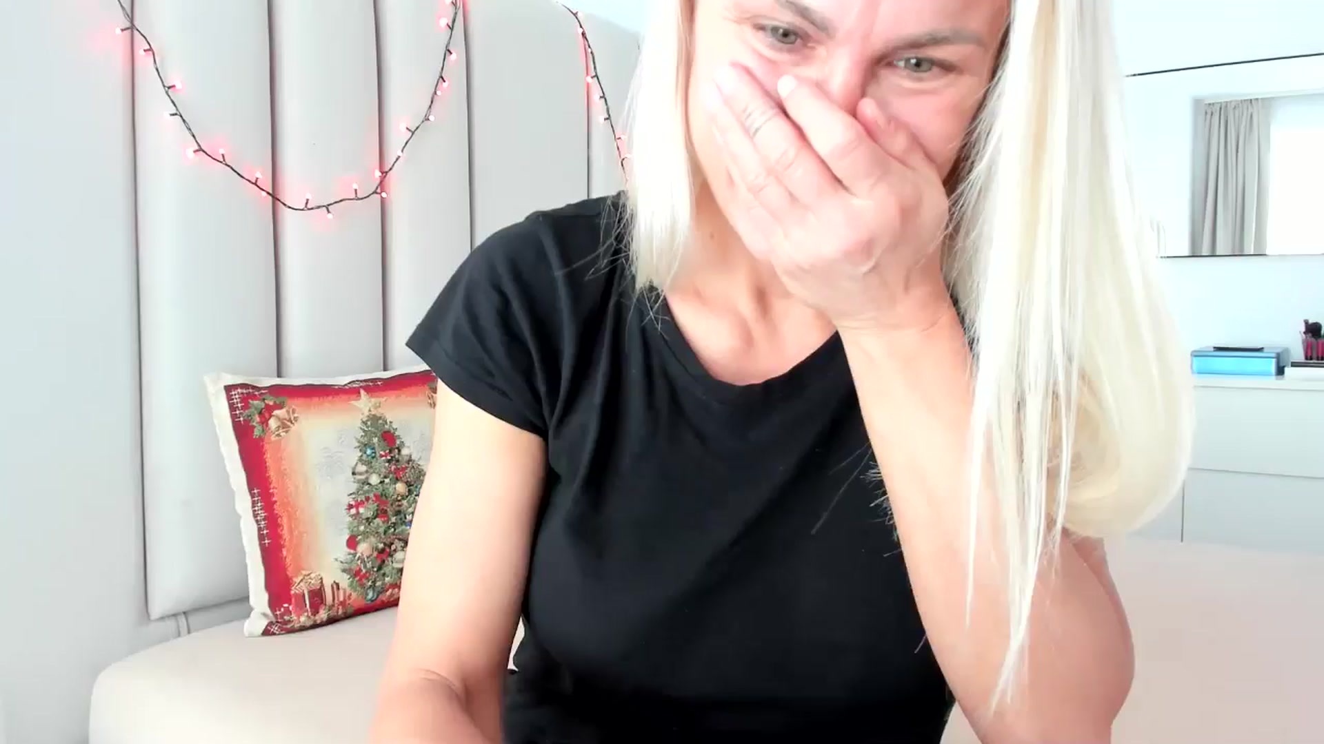 Gallery image thumbnail from Hrystina_'s myfreecams stream on, 12/31/2025, 14:13 image 6 of 20