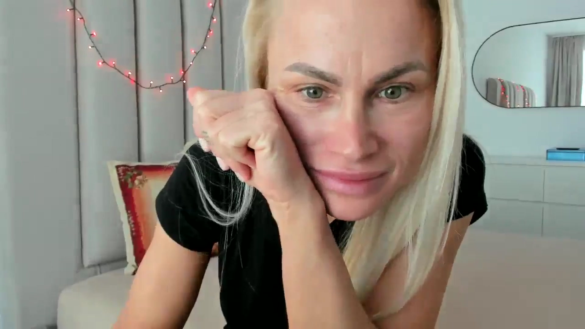 Gallery image thumbnail from Hrystina_'s myfreecams stream on, 12/31/2025, 14:13 image 5 of 20