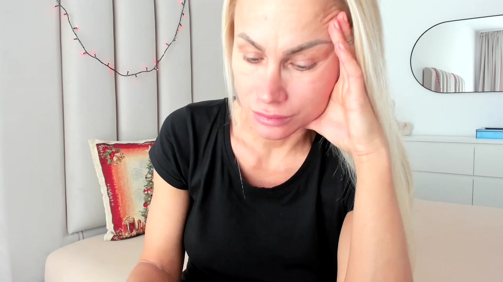 Gallery image thumbnail from Hrystina_'s myfreecams stream on, 12/31/2025, 14:13 image 3 of 20
