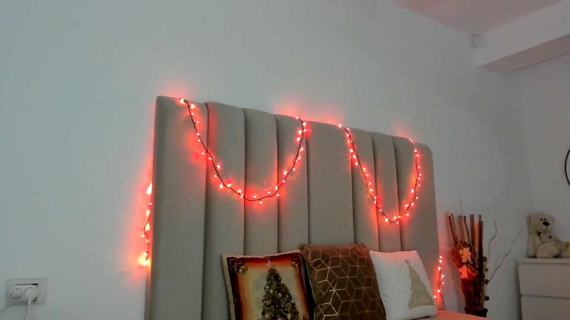 Gallery image thumbnail from Hrystina_'s myfreecams stream on, 01/01/2026, 16:56 image 8 of 20