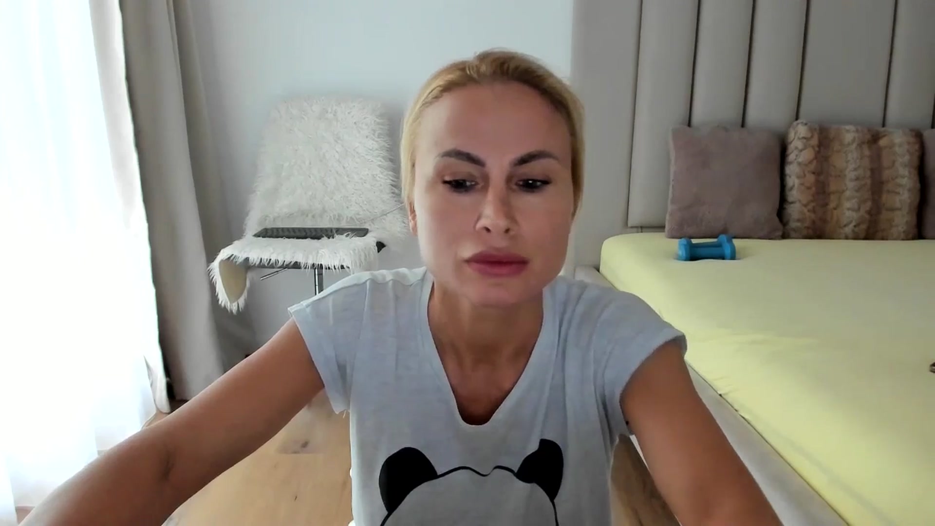 Gallery image thumbnail from Hrystina_'s myfreecams stream on, 01/02/2026, 15:19 image 7 of 20