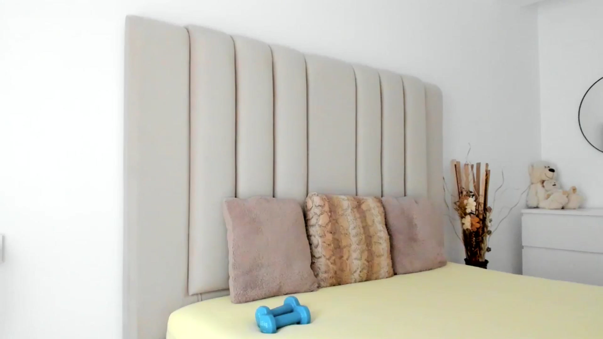 Gallery image thumbnail from Hrystina_'s myfreecams stream on, 01/02/2026, 15:19 image 15 of 20