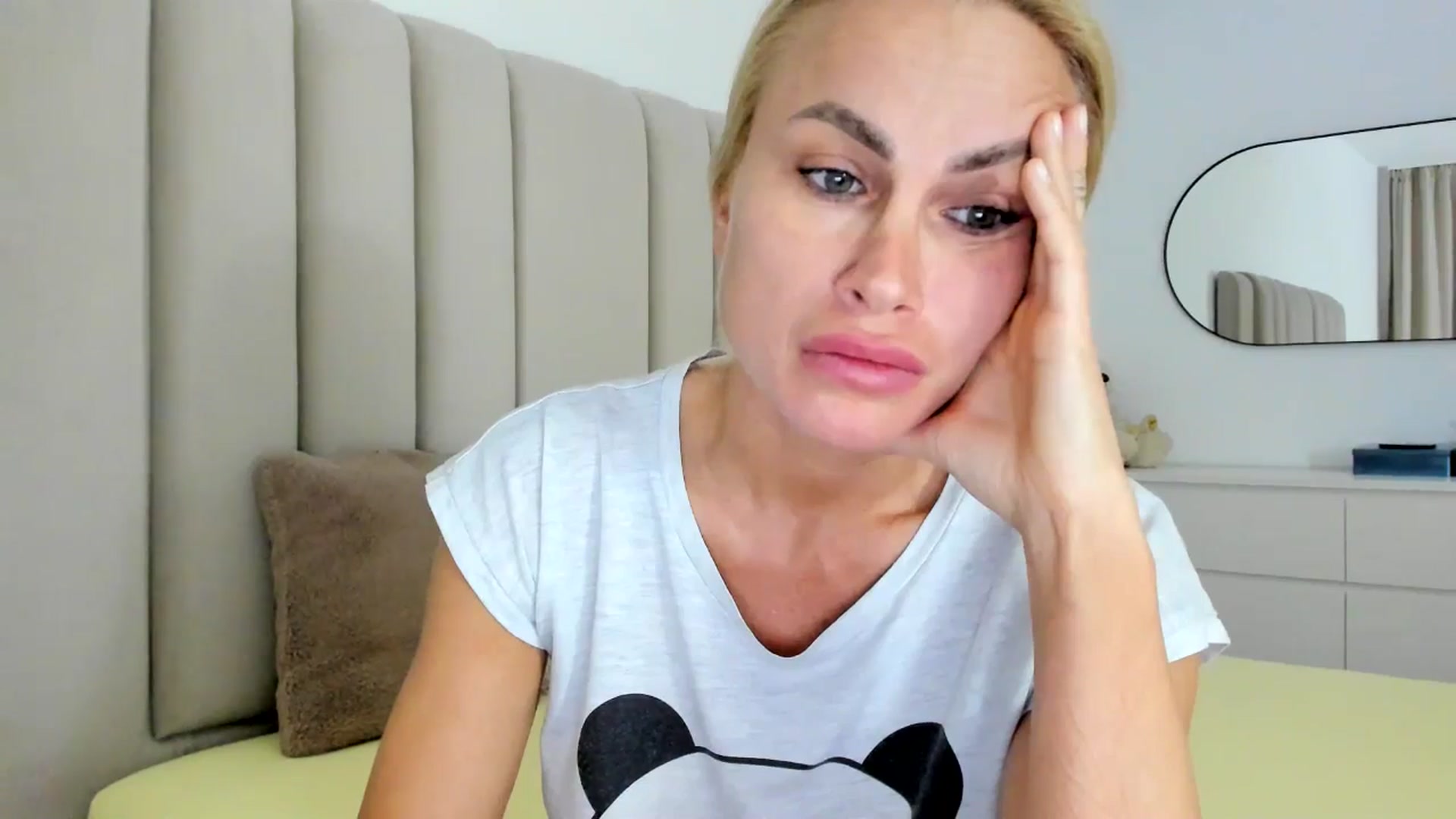 Gallery image thumbnail from Hrystina_'s myfreecams stream on, 01/02/2026, 15:48 image 20 of 20