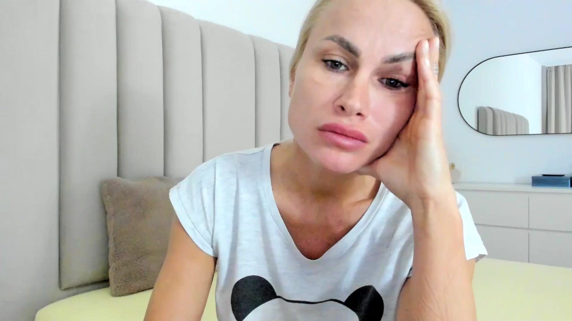 Gallery image thumbnail from Hrystina_'s myfreecams stream on, 01/02/2026, 15:48 image 17 of 20