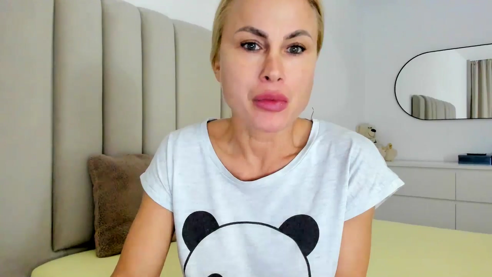 Gallery image thumbnail from Hrystina_'s myfreecams stream on, 01/02/2026, 15:48 image 4 of 20
