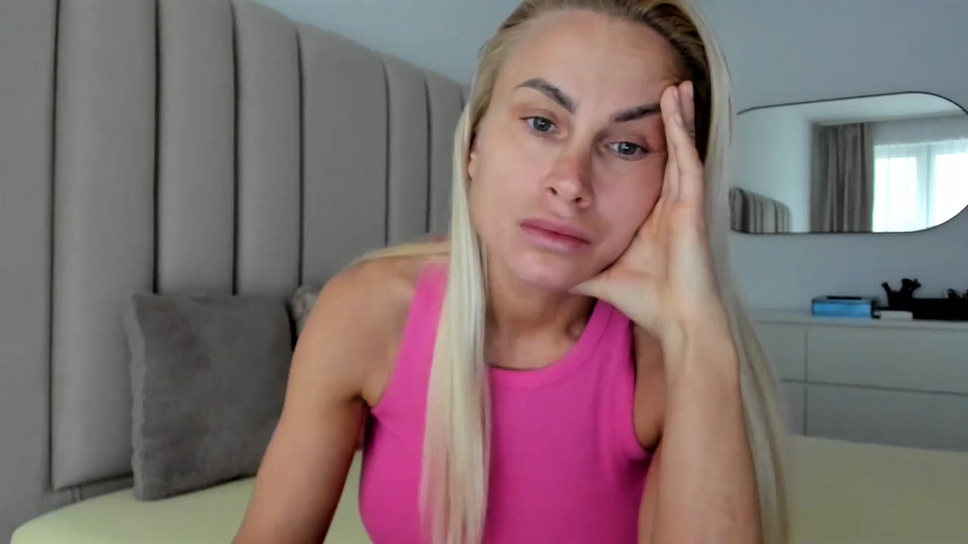 Gallery image thumbnail from Hrystina_'s myfreecams stream on, 01/08/2026, 14:00 image 2 of 20