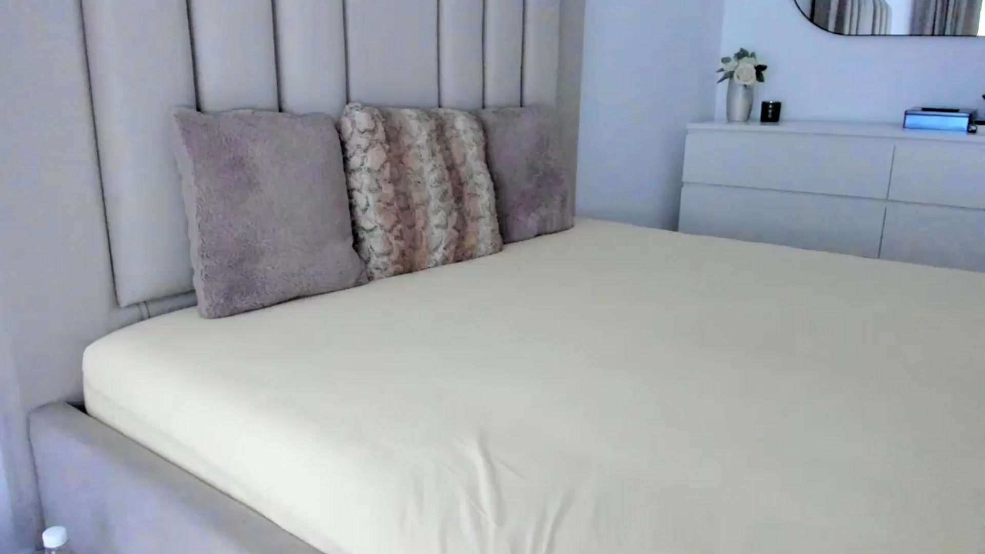 Gallery image thumbnail from Hrystina_'s myfreecams stream on, 01/08/2026, 14:00 image 16 of 20