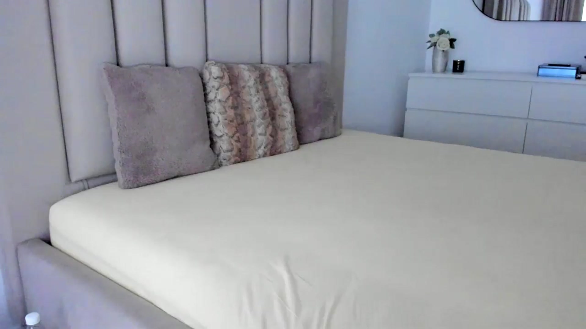 Gallery image thumbnail from Hrystina_'s myfreecams stream on, 01/08/2026, 14:00 image 12 of 20