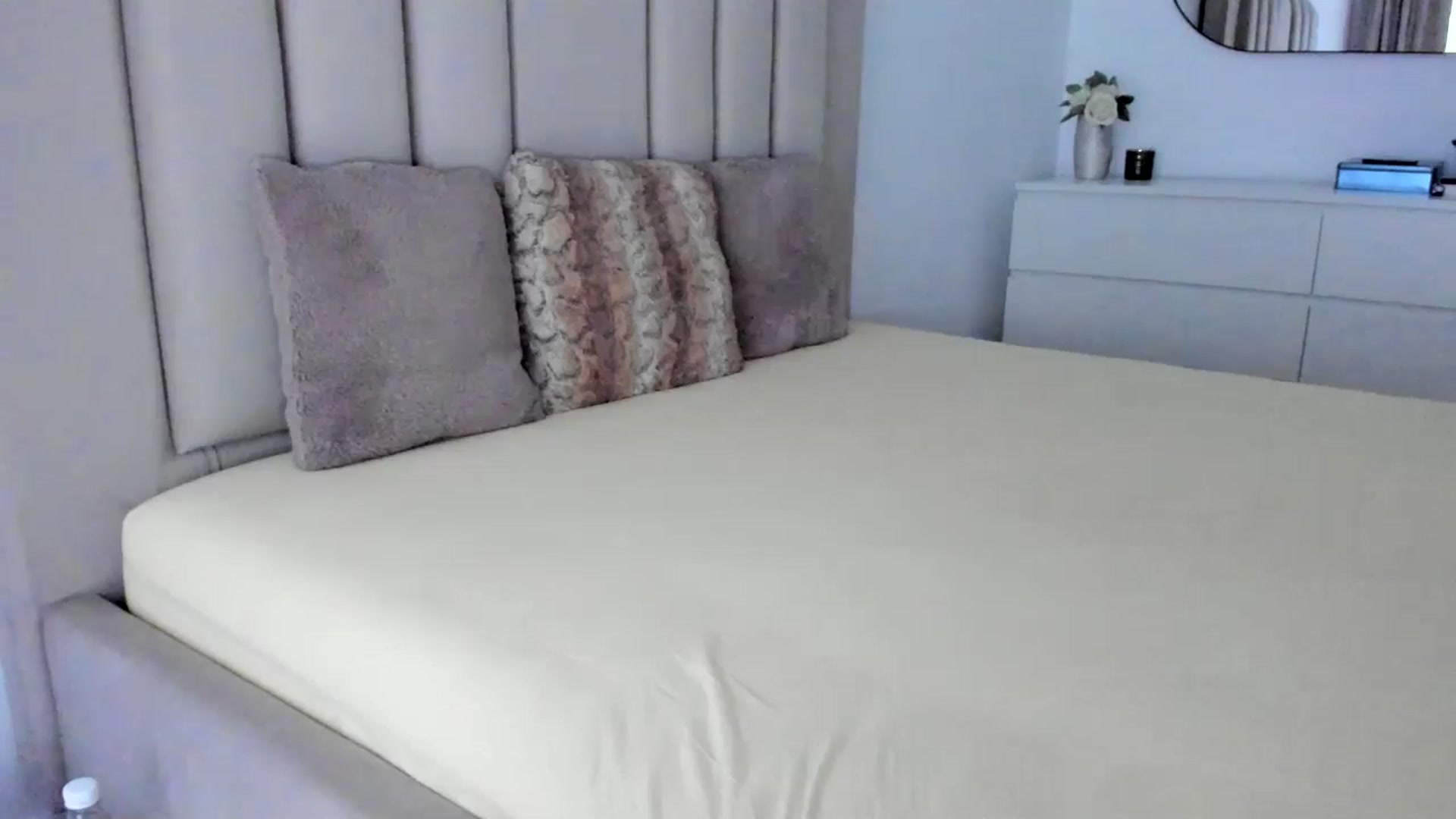 Gallery image thumbnail from Hrystina_'s myfreecams stream on, 01/08/2026, 14:00 image 13 of 20