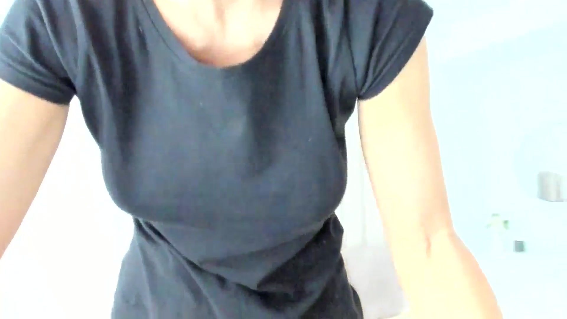 Gallery image thumbnail from Hrystina_'s myfreecams stream on, 01/12/2026, 15:10 image 14 of 20