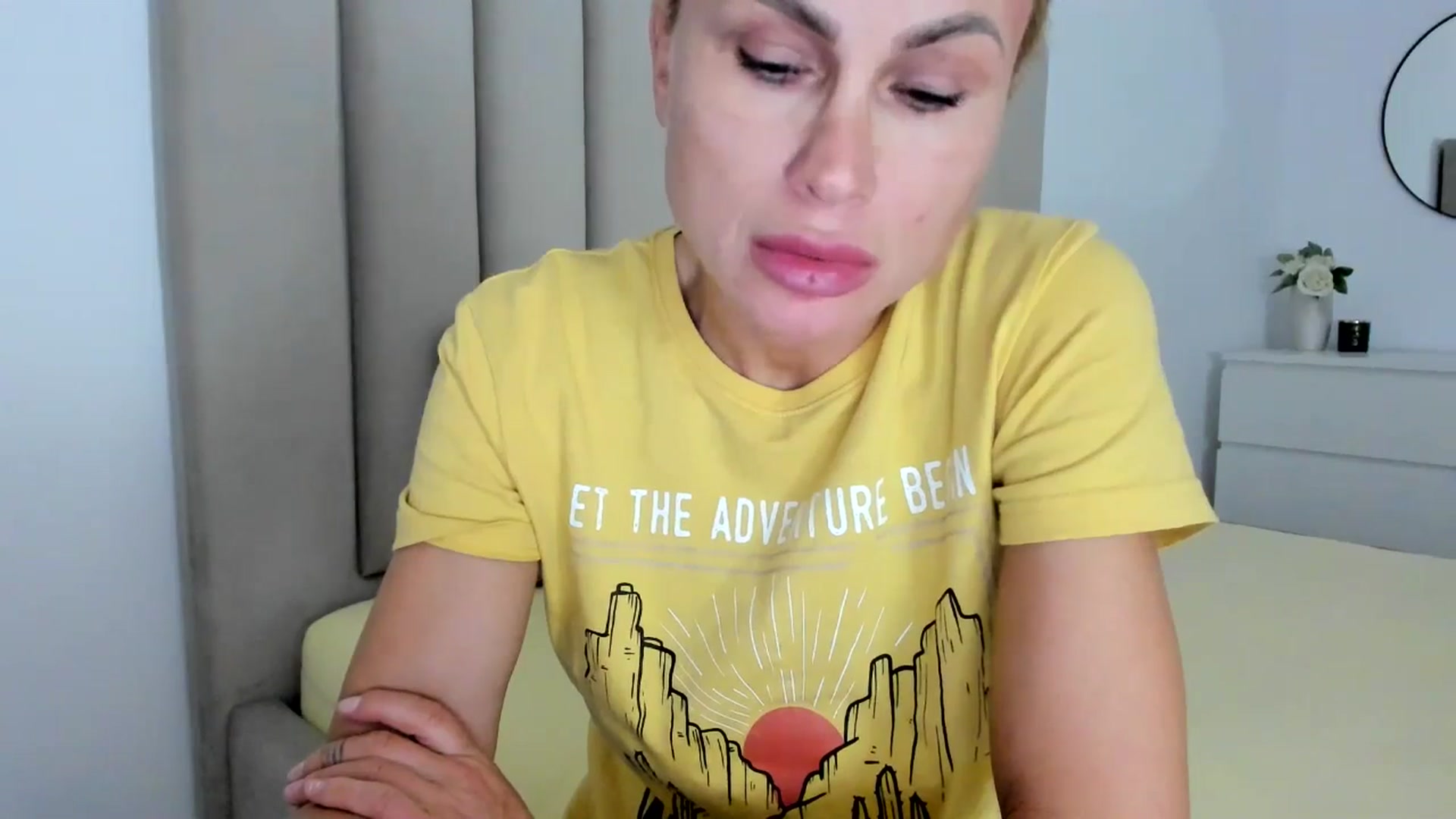 Gallery image thumbnail from Hrystina_'s myfreecams stream on, 01/16/2026, 17:46 image 9 of 20